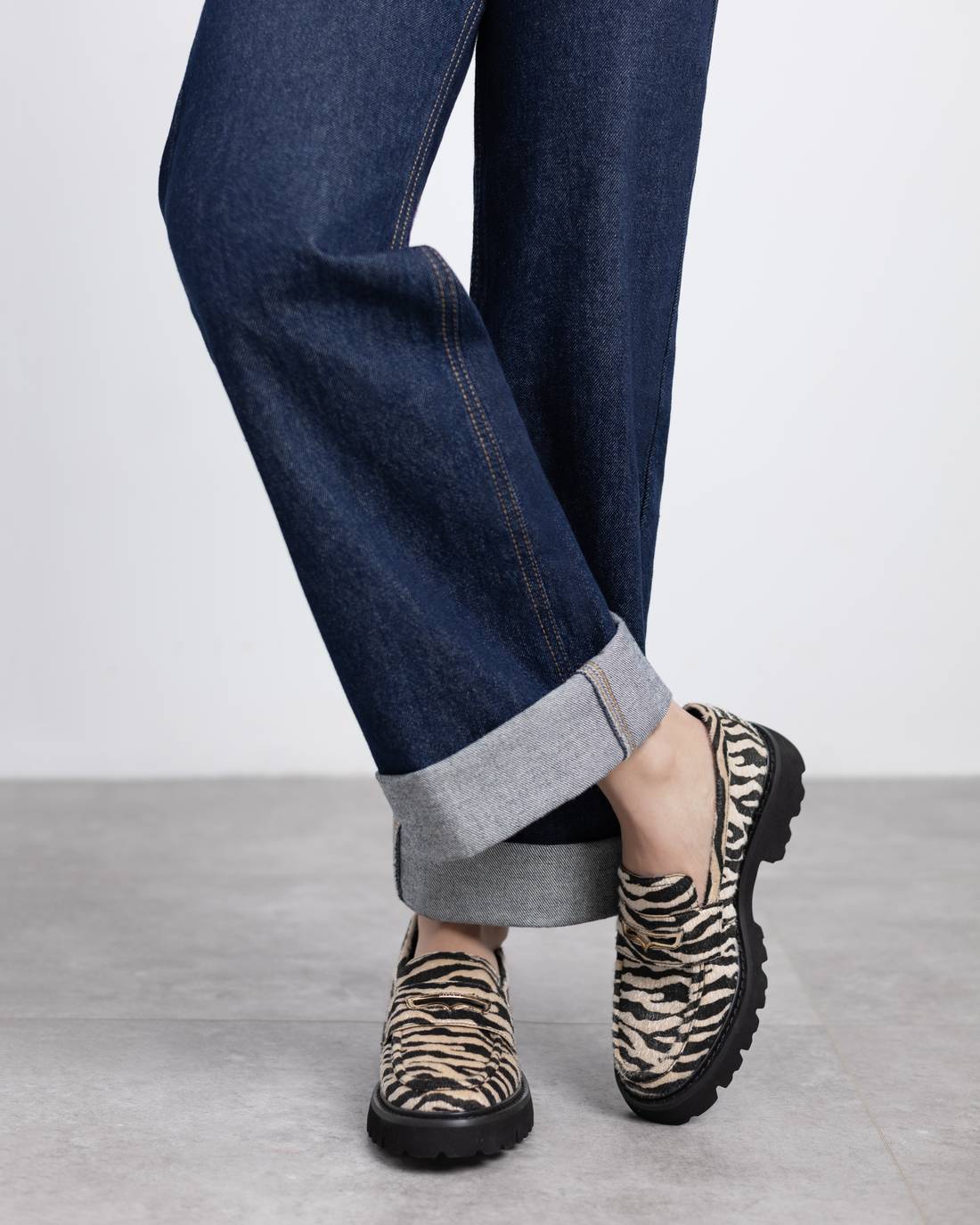 Carmela 16254506 mocassin zèbre synthétique plat