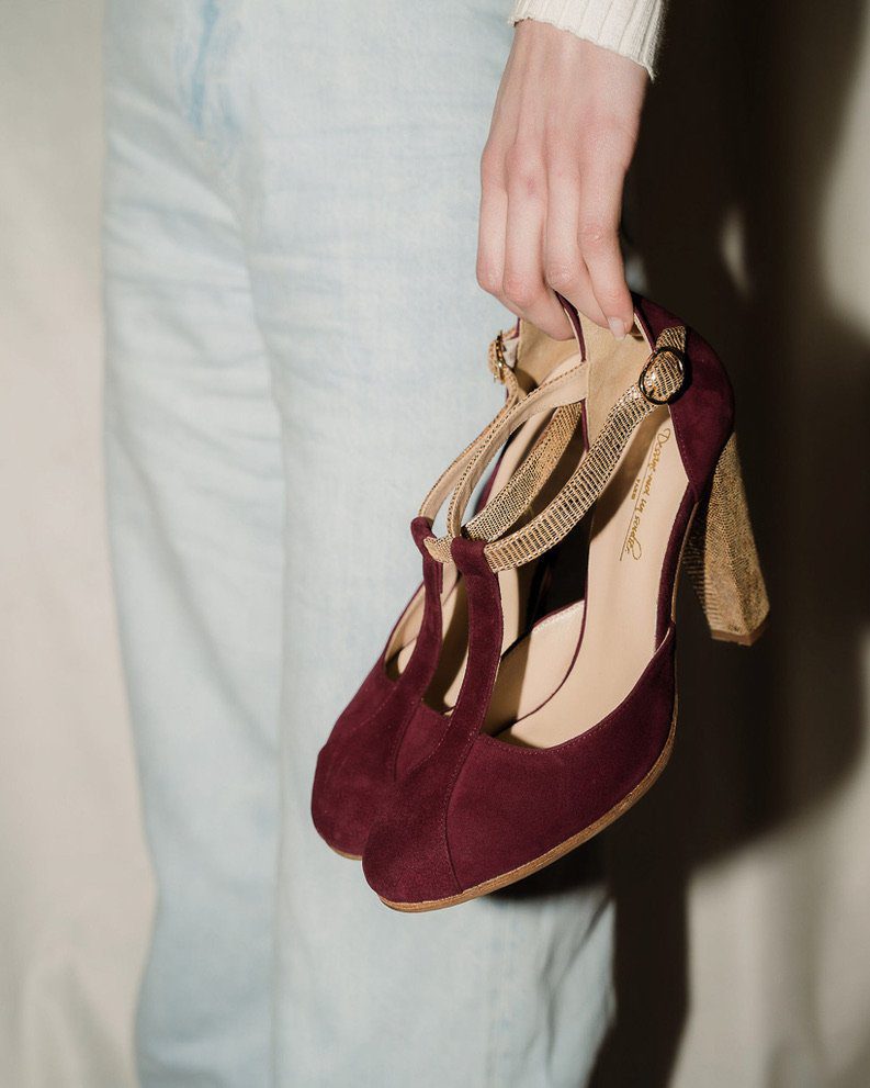 Dessine Moi Un Soulier salomé fermé velours grenat vipérine bronze