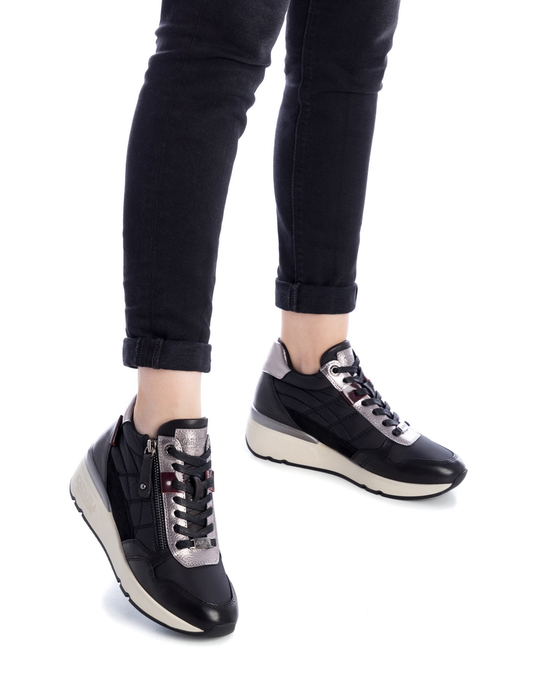 Carmela 16036401 basket noire textile talon plat