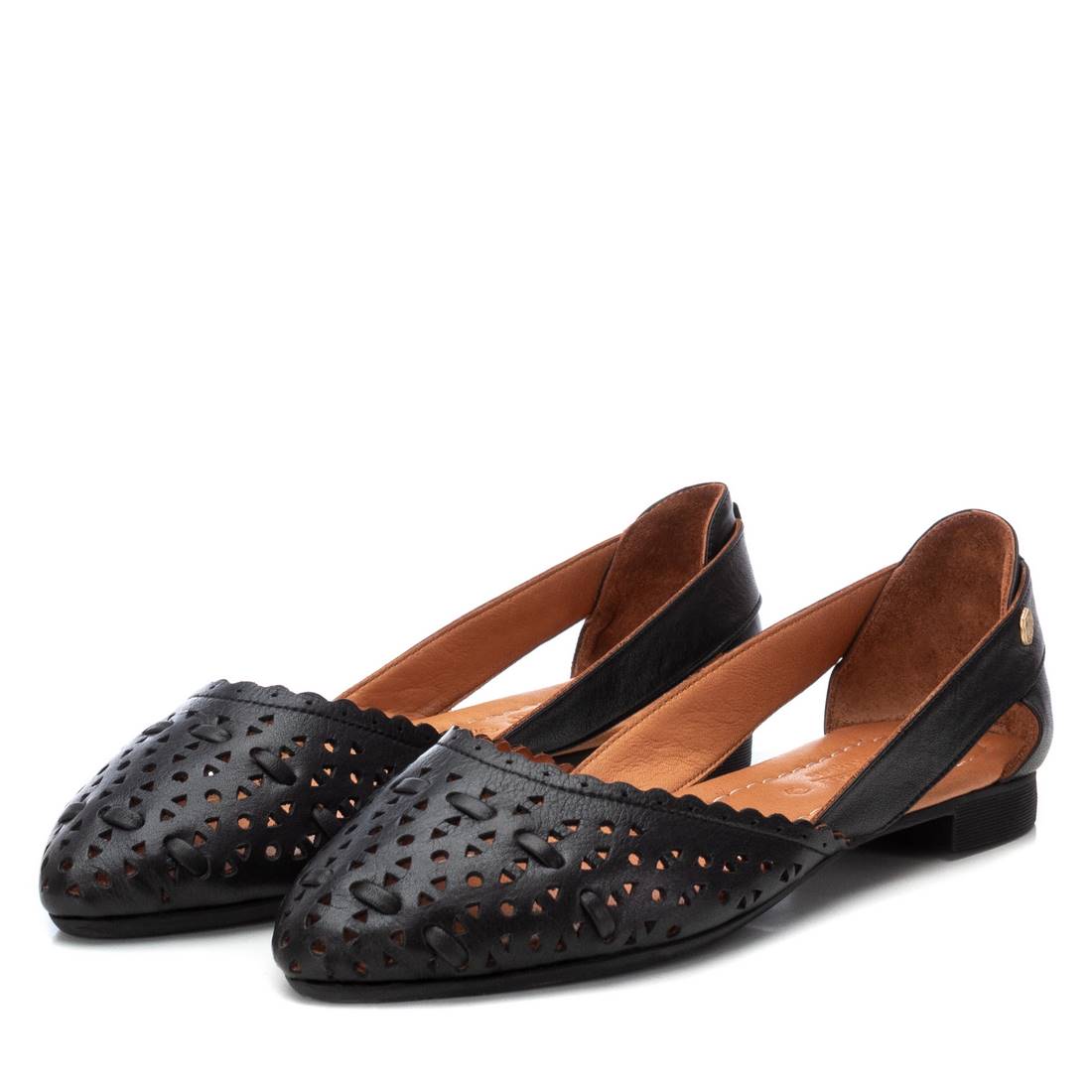 Carmela 16158107 ballerine cuir noir ajourée