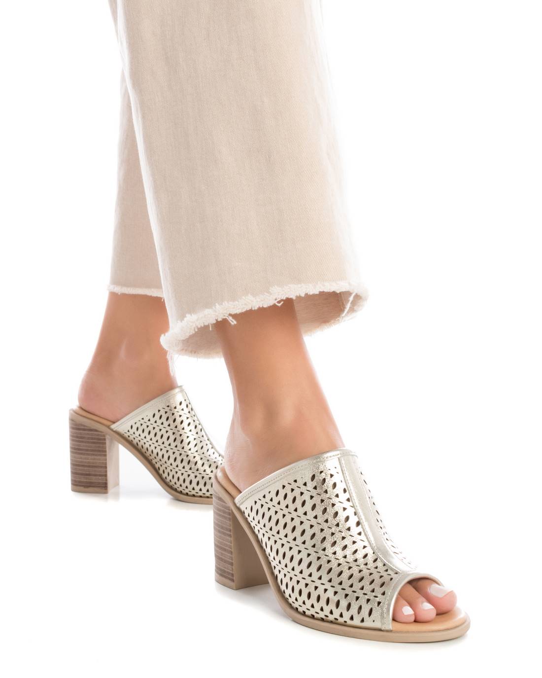Carmela 16134704 sandale doré cuir talon 8 cm