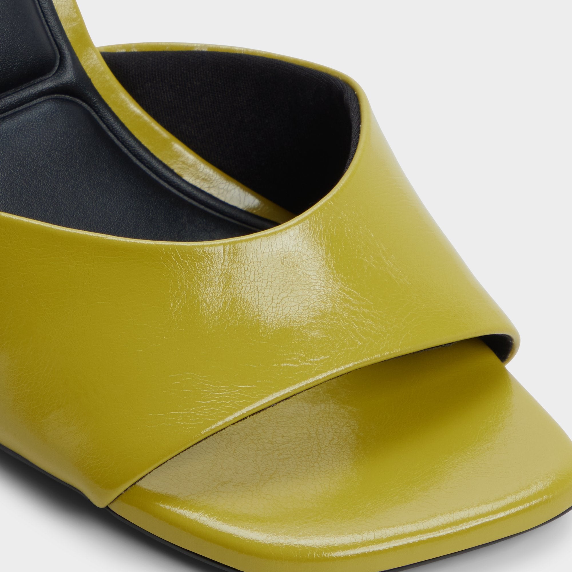 ALDO Evadalia escarpins vernis vert lime talon evase