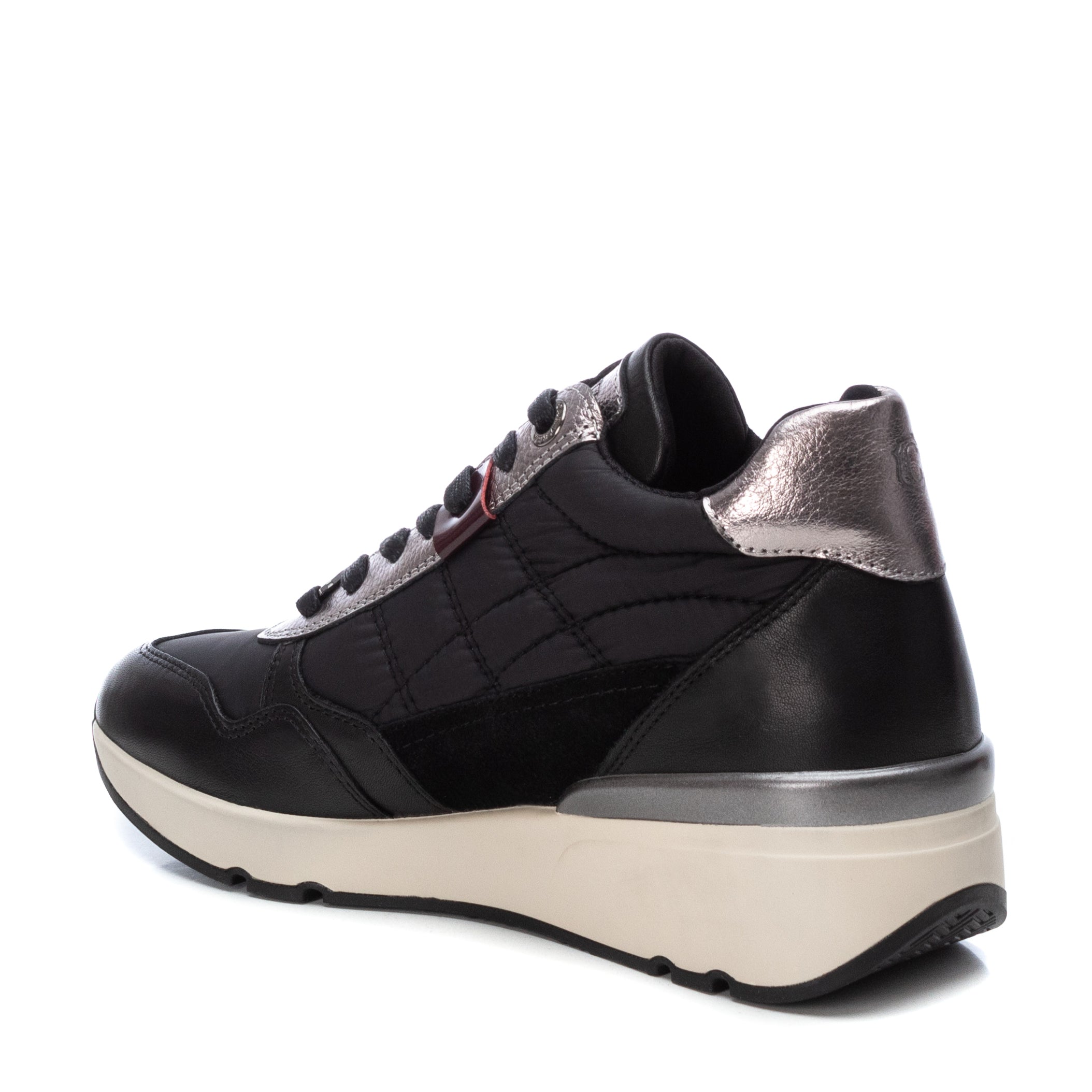 Carmela 16036401 basket noire textile talon plat