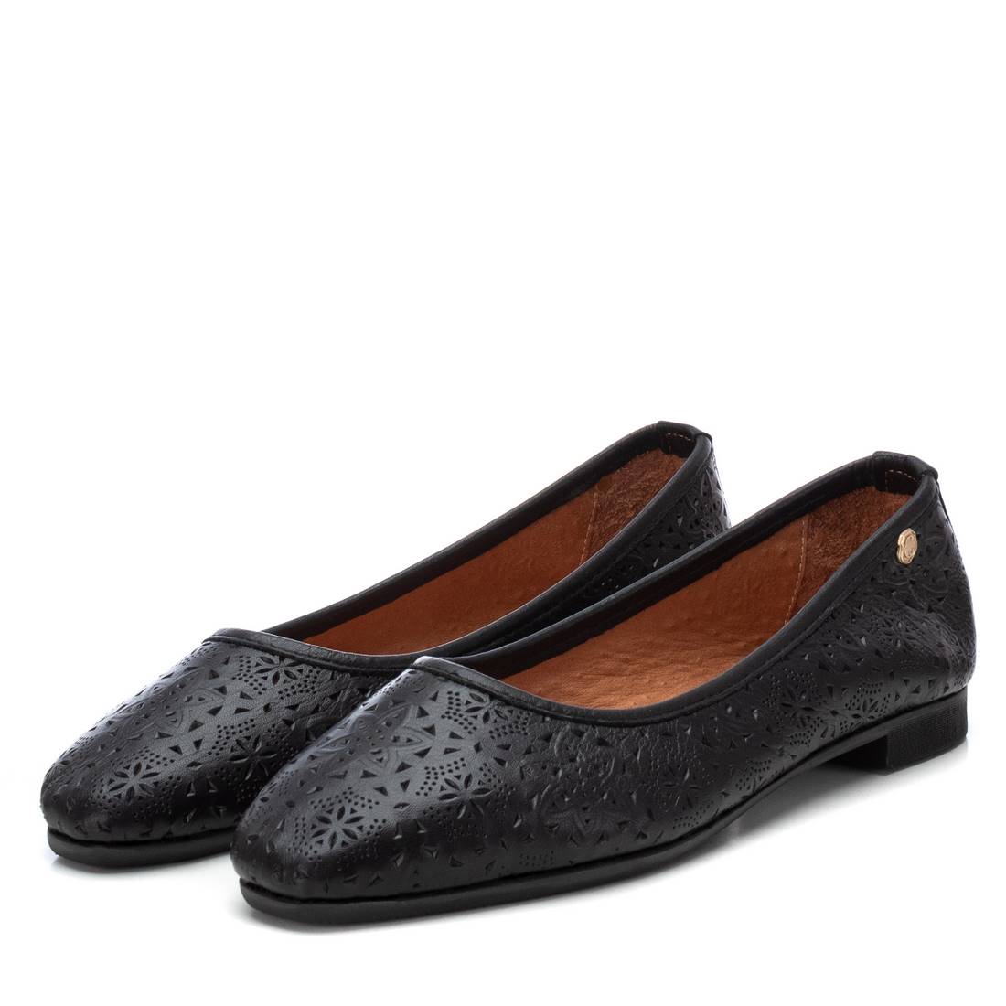 Carmela 16158207 ballerine noire cuir ajouré