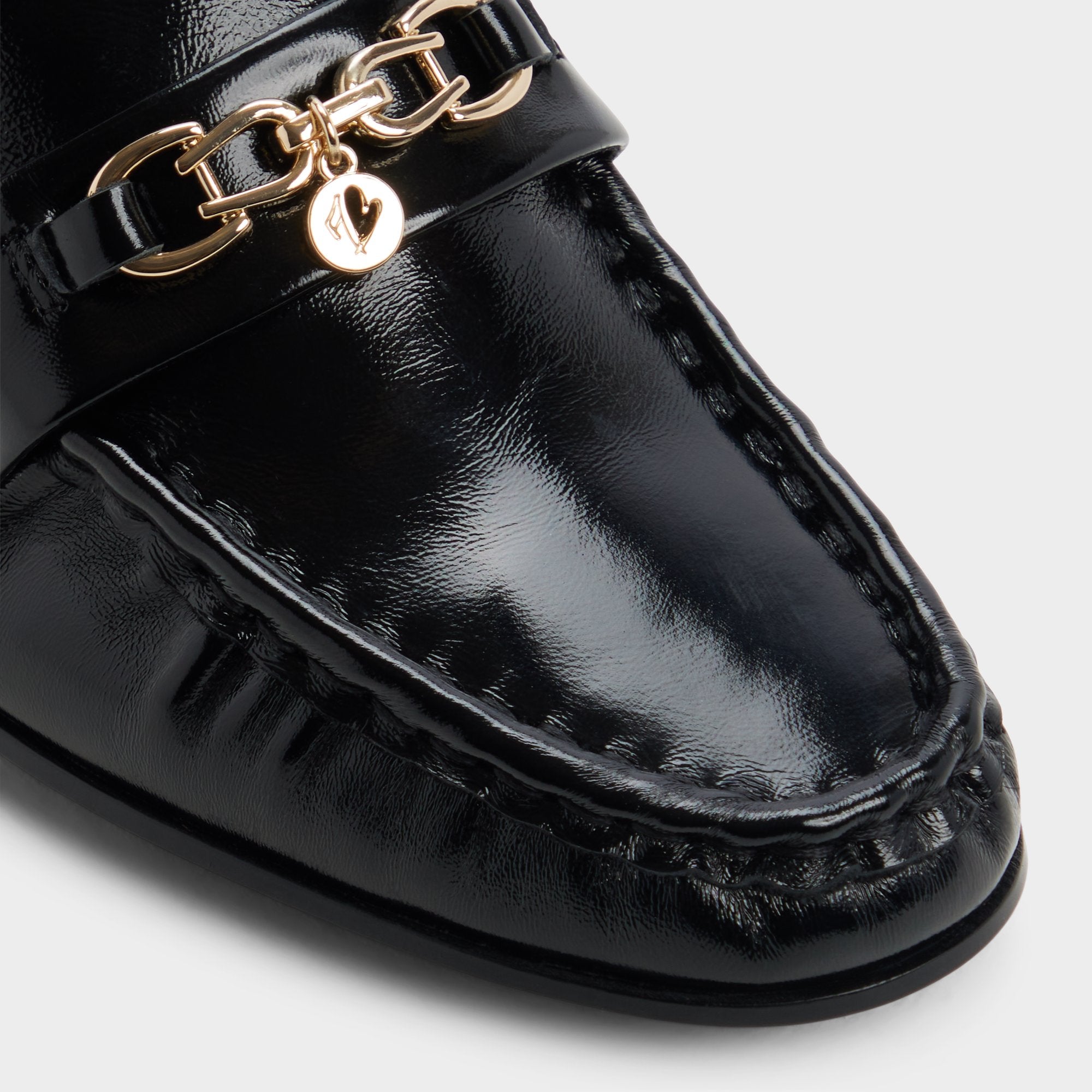 ALDO Verillon mocassins vernis boucle dorée