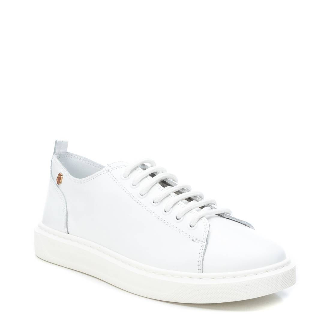 Carmela 16043613 baskets femme blanches cuir plat