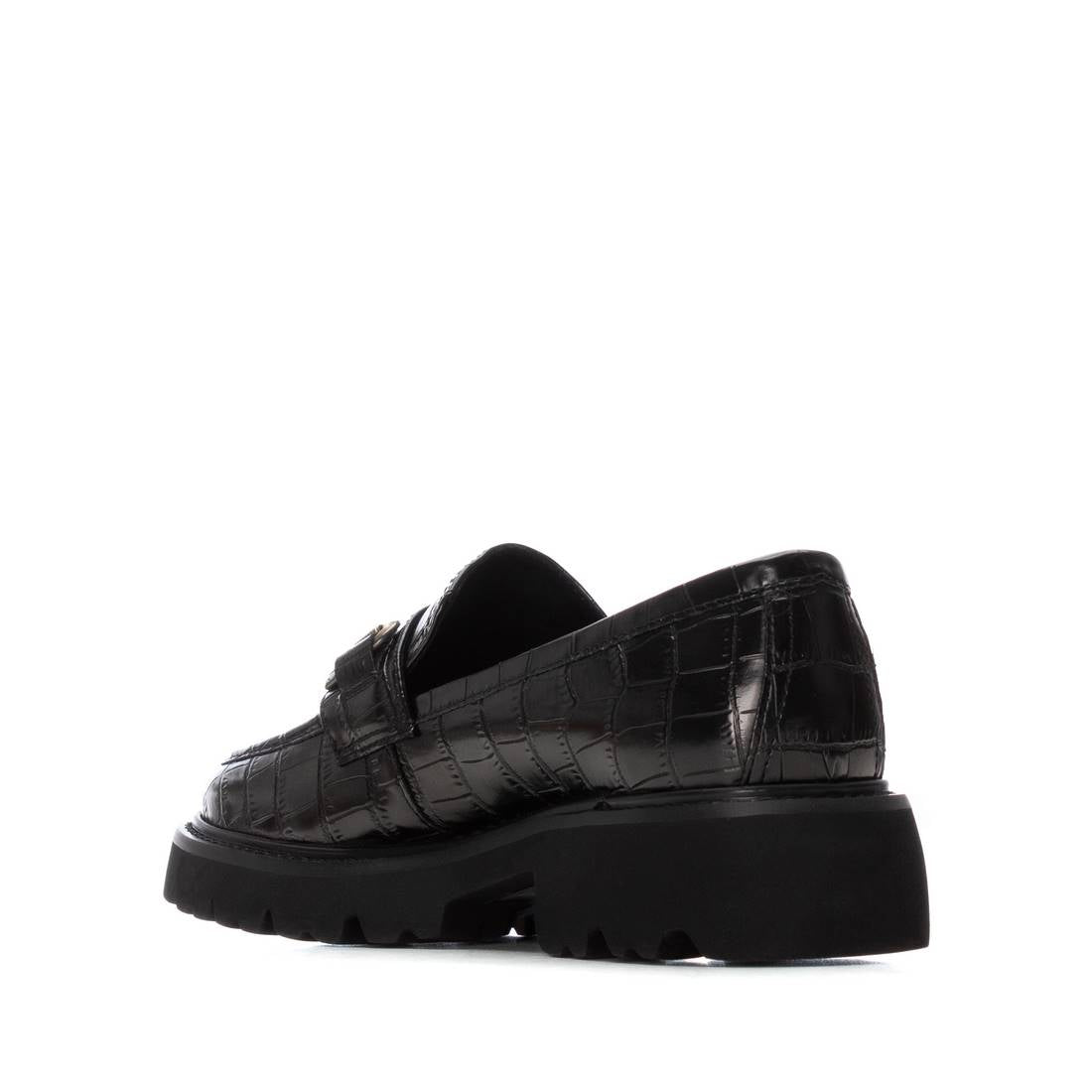Carmela 16254701 mocassins noir vernis chaîne