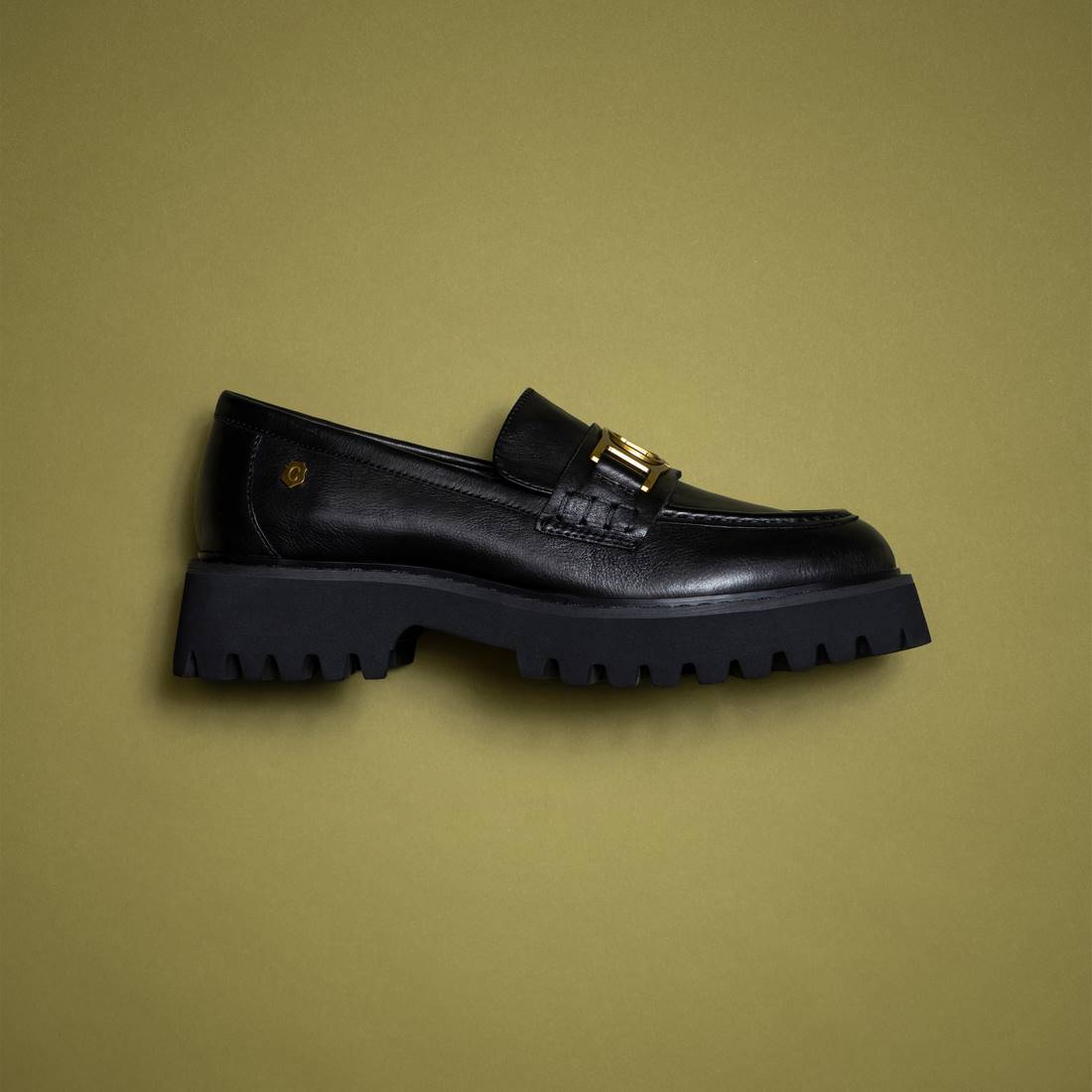 Carmela 16087901 mocassins cuir noir à mors talon plat