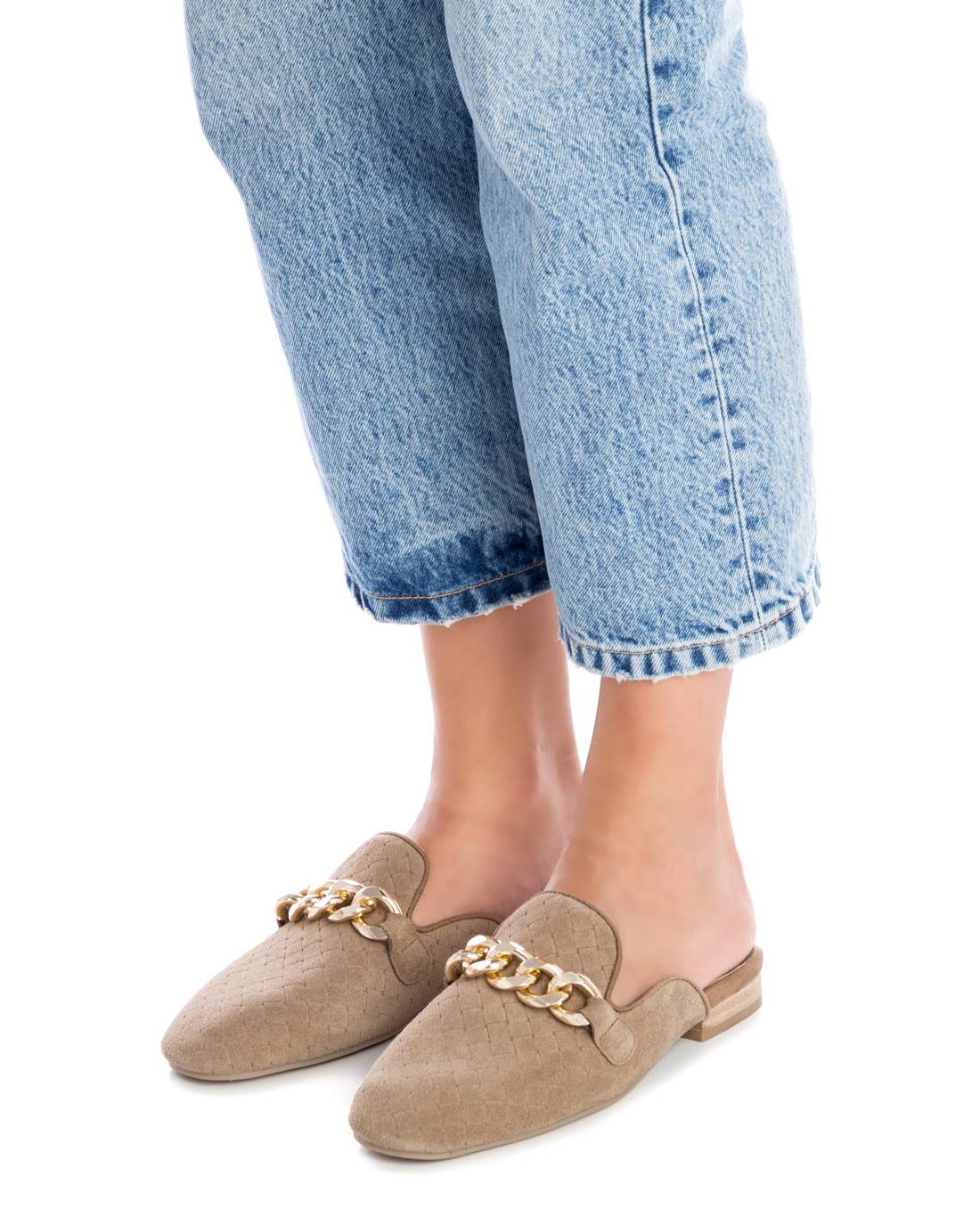 Carmela 16072101 mule marron cuir chaîne plate