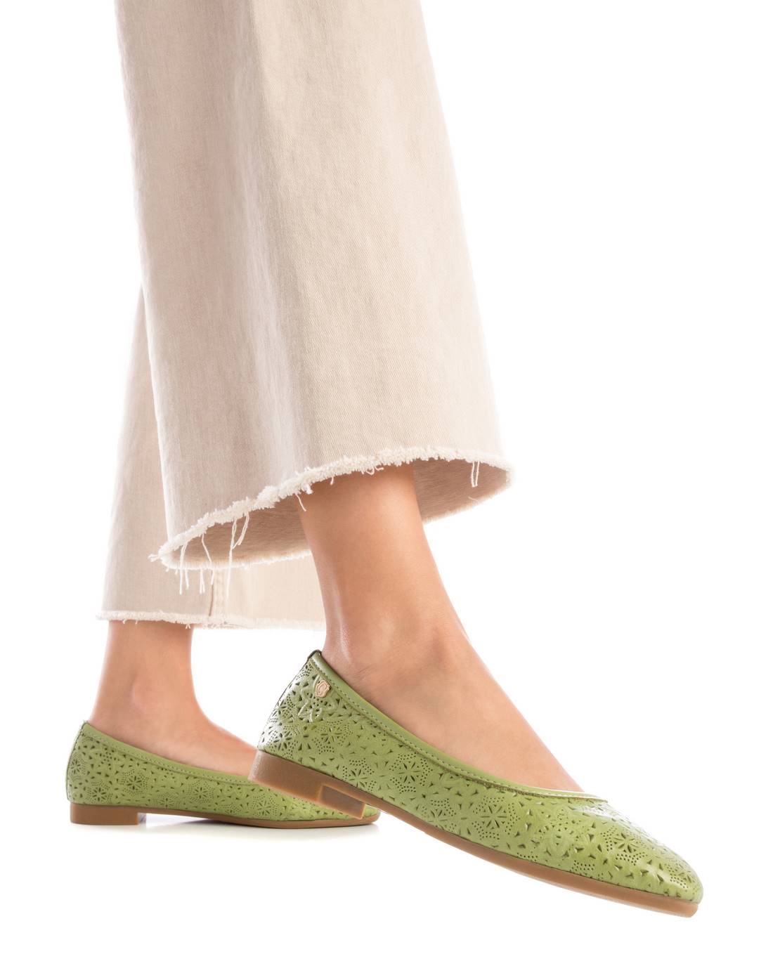 Carmela 16158202 ballerines femme vert cuir ajouré