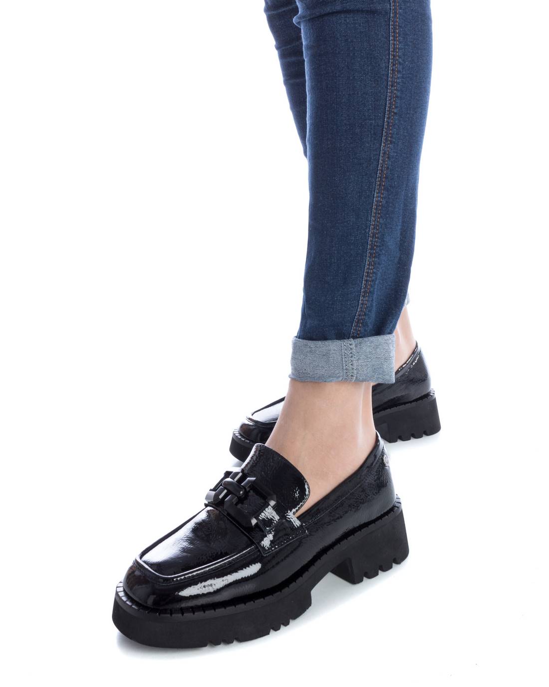 Carmela 16112401 mocassin femme noir cuir verni plat