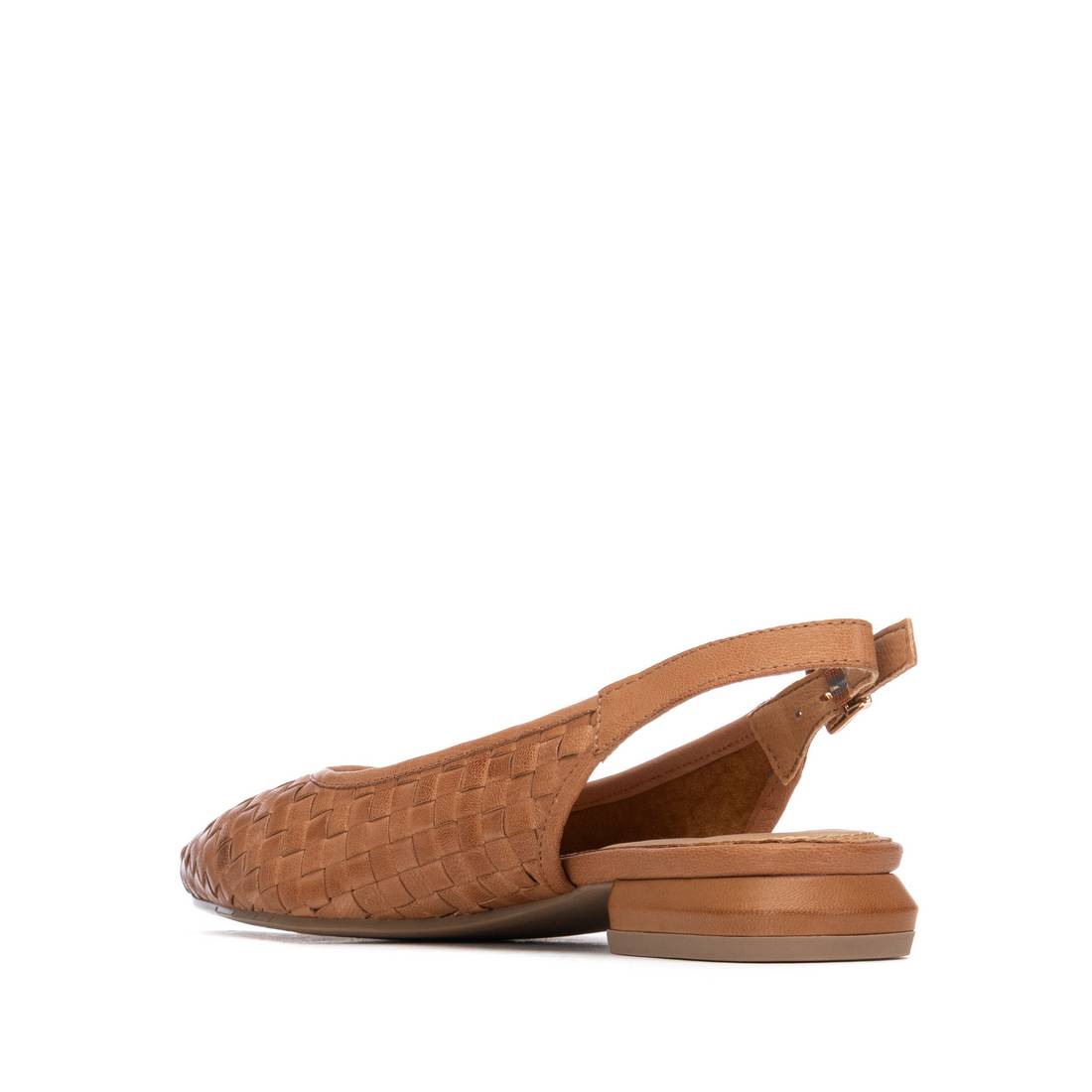 Carmela 16317603 sandale femme camel cuir tressé talon bas