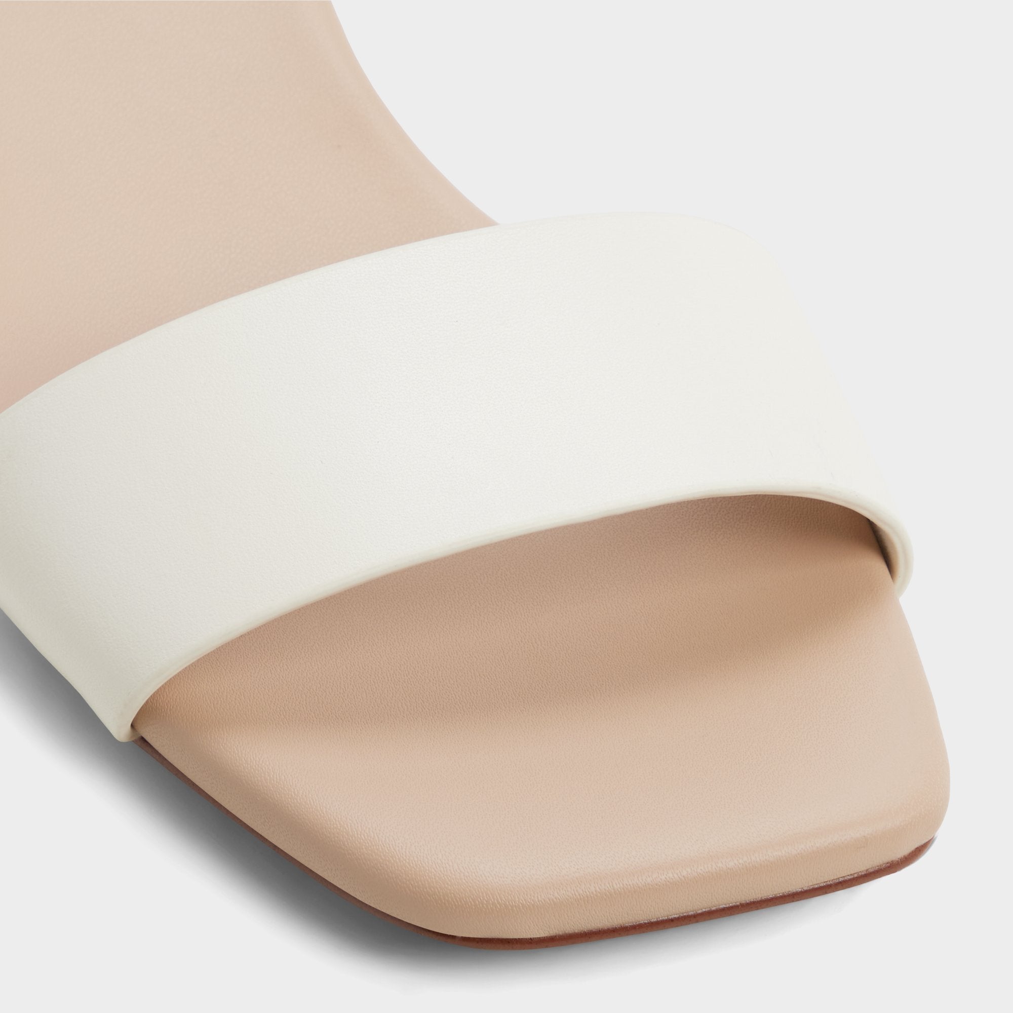 Aldo Dorenna sandales bride arrière petit talon blanc