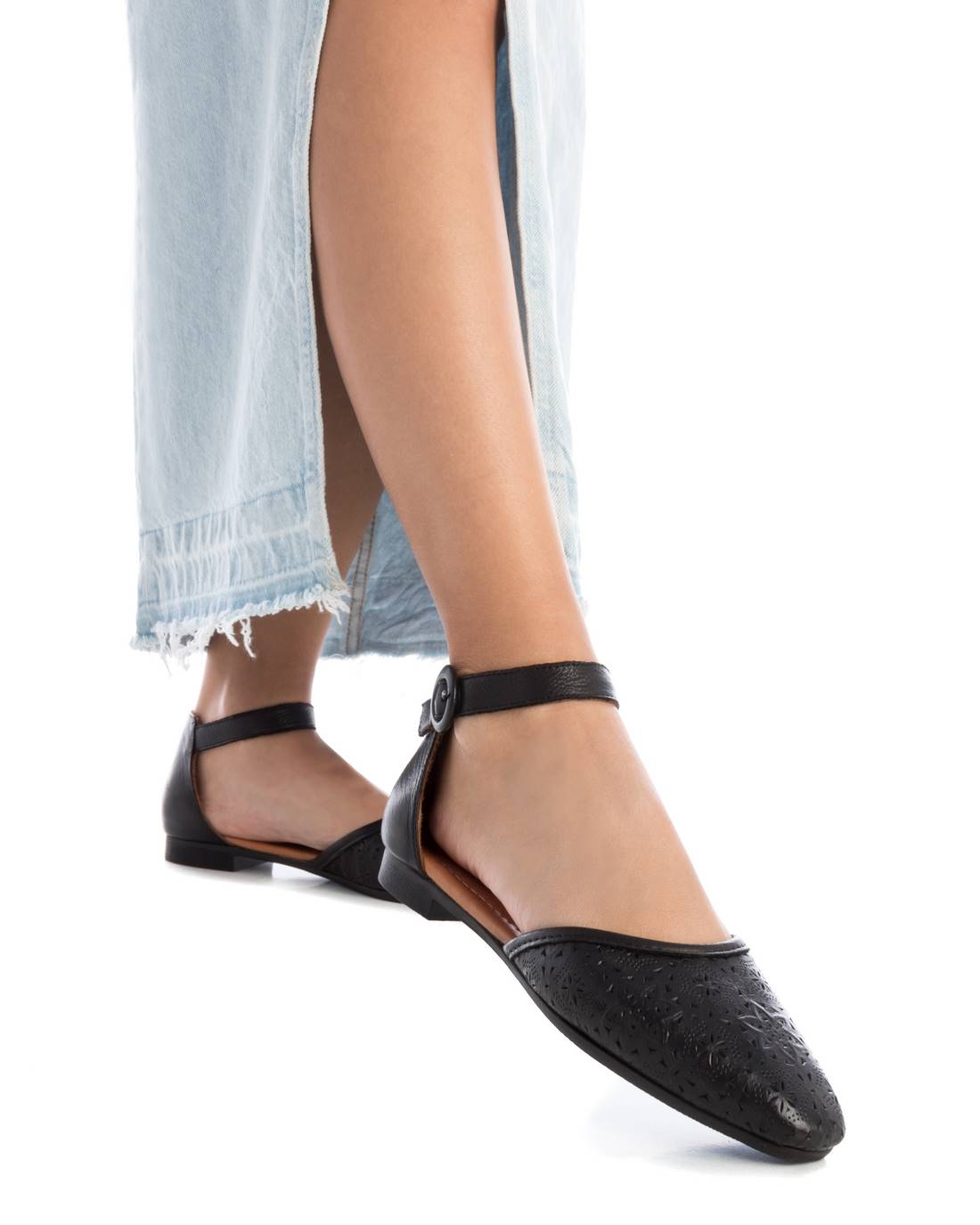 Carmela 16158307 ballerines noir cuir ajouré