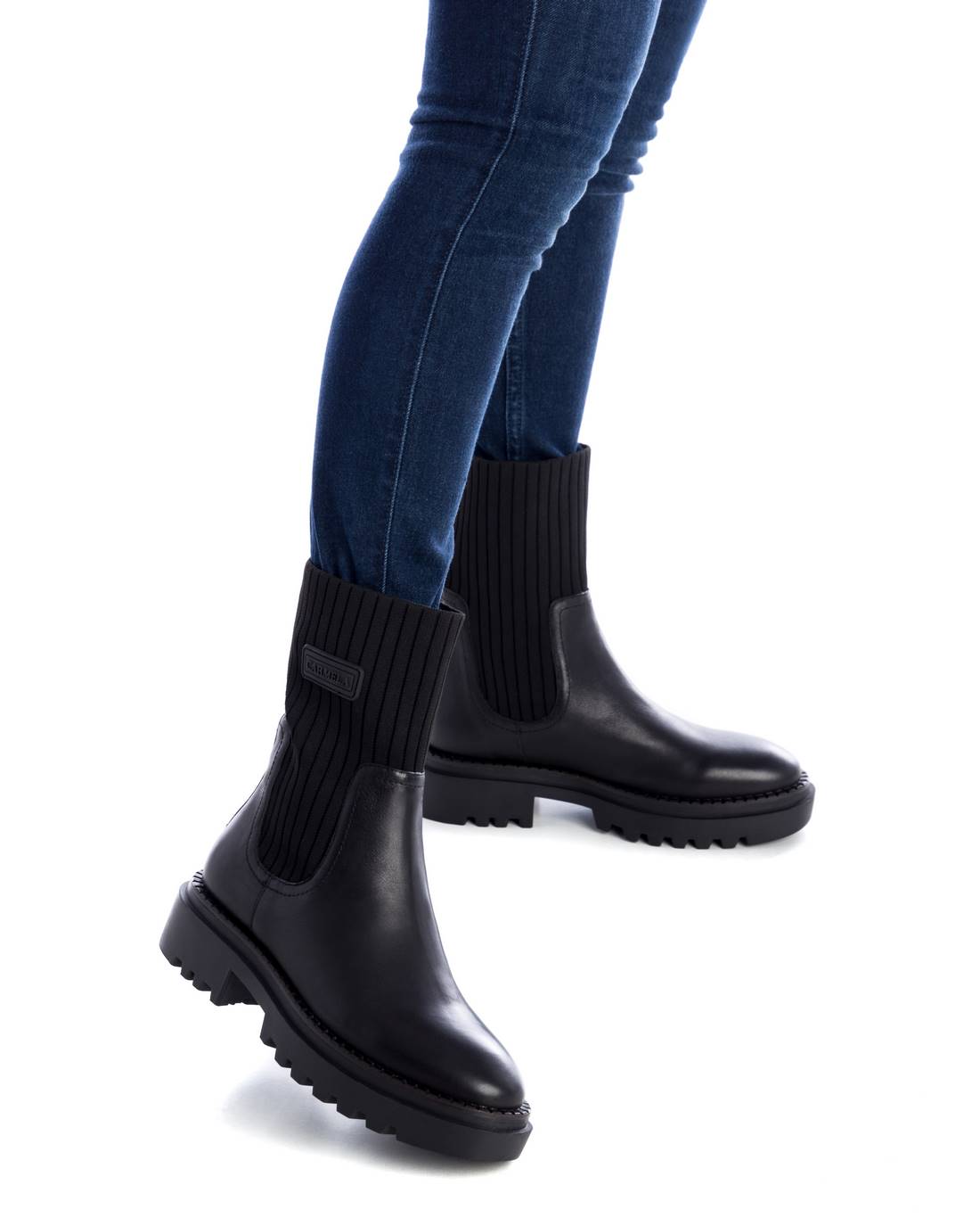 Carmela 16018501 bottines chelsea noir cuir et textile