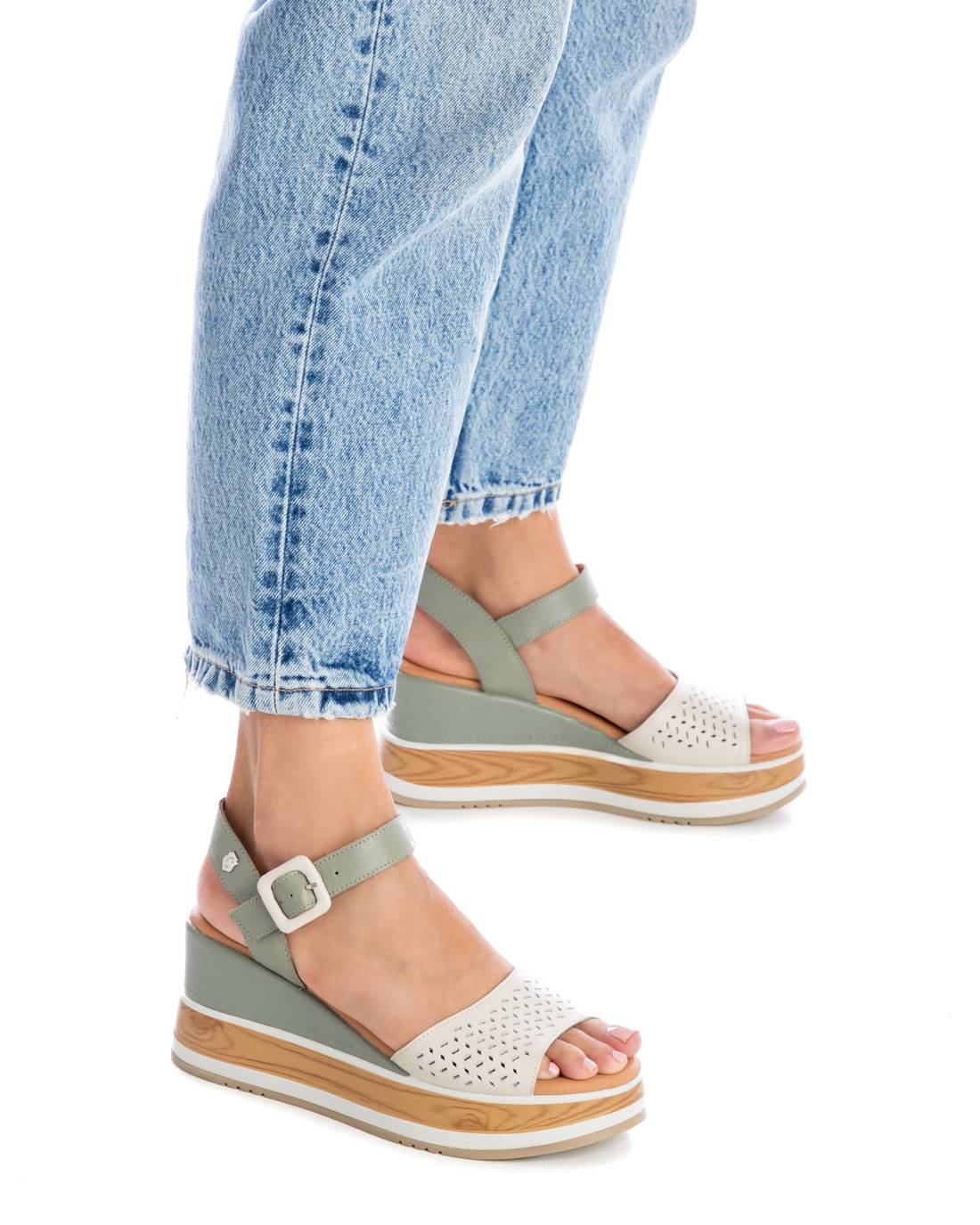 Carmela 16053103 sandale compensée blanche cuir 8cm