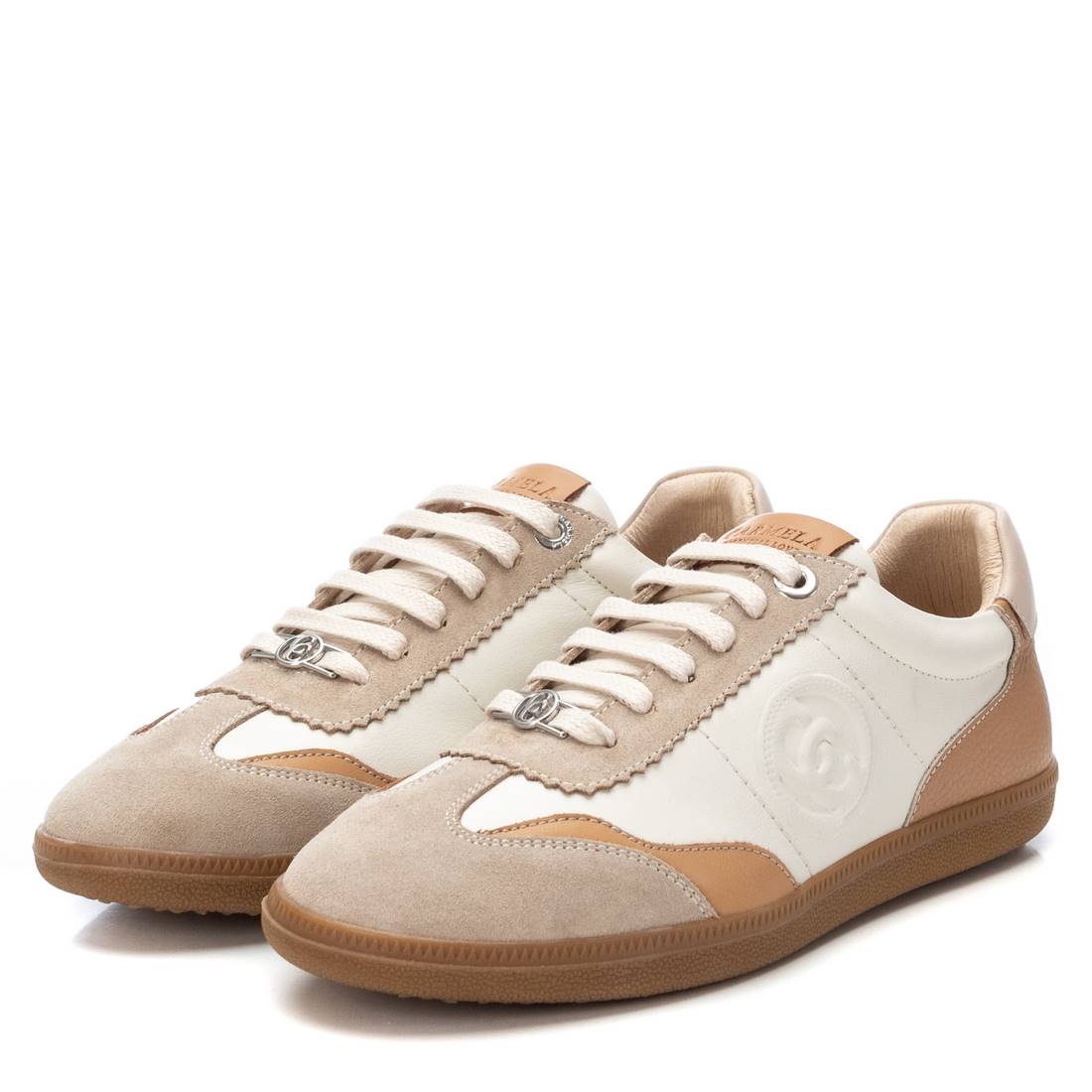 Carmela 16206007 basket cuir beige femme plate