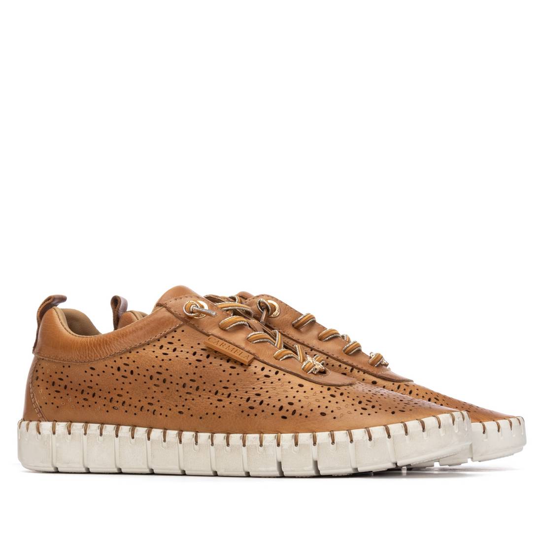 Carmela 16309904 basket femme camel cuir perforé