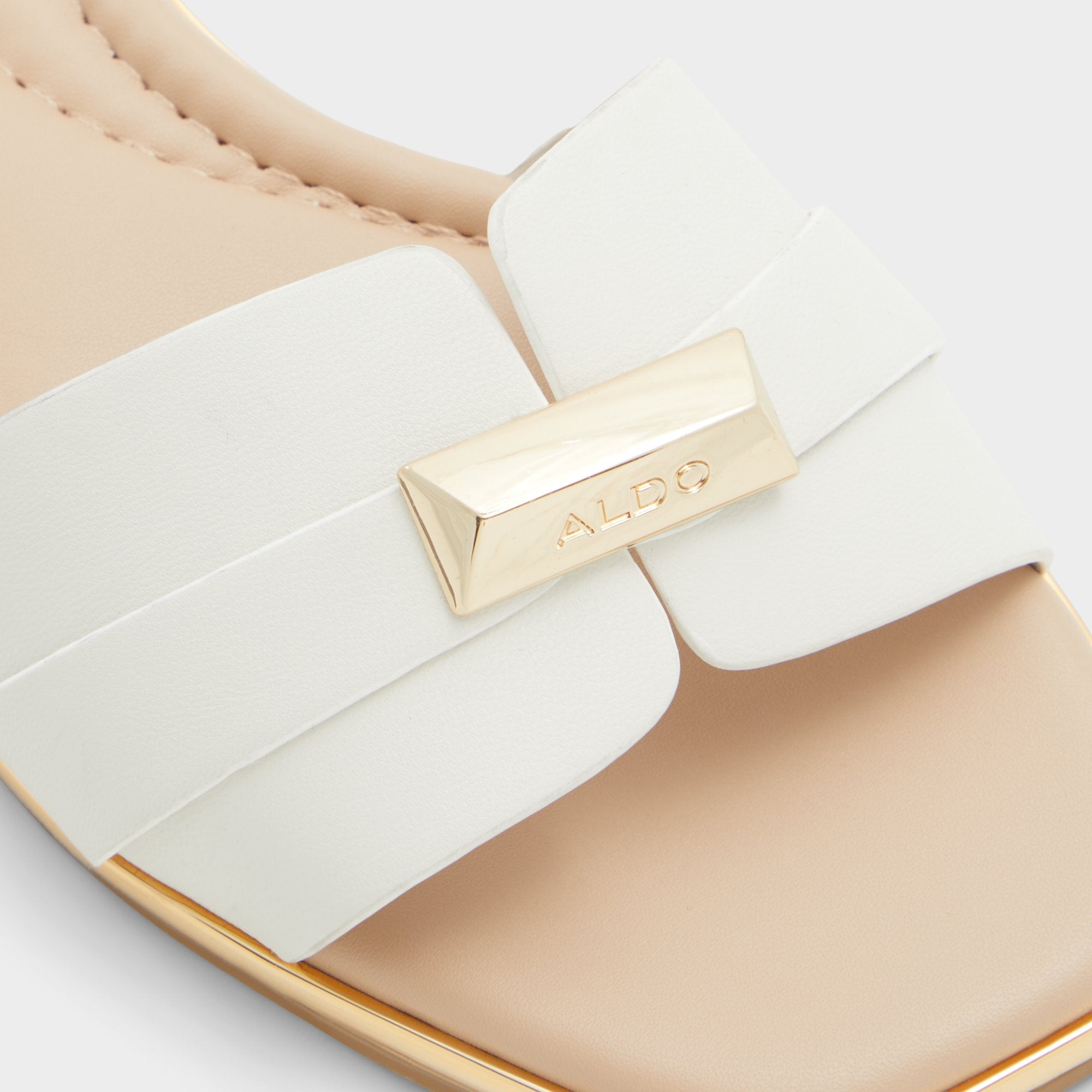 ALDO Darine sandales plates blanches détail doré