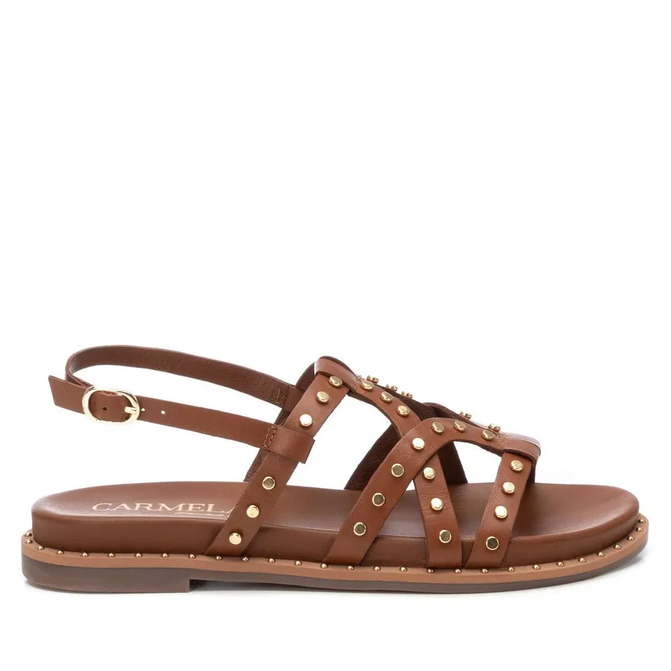 Carmela 16239203 sandale cuir camel cloutée plate