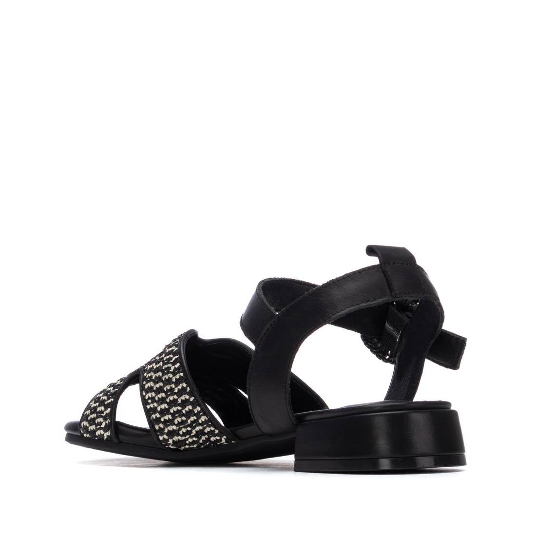 Carmela 16327304 sandale femme noire cuir plat