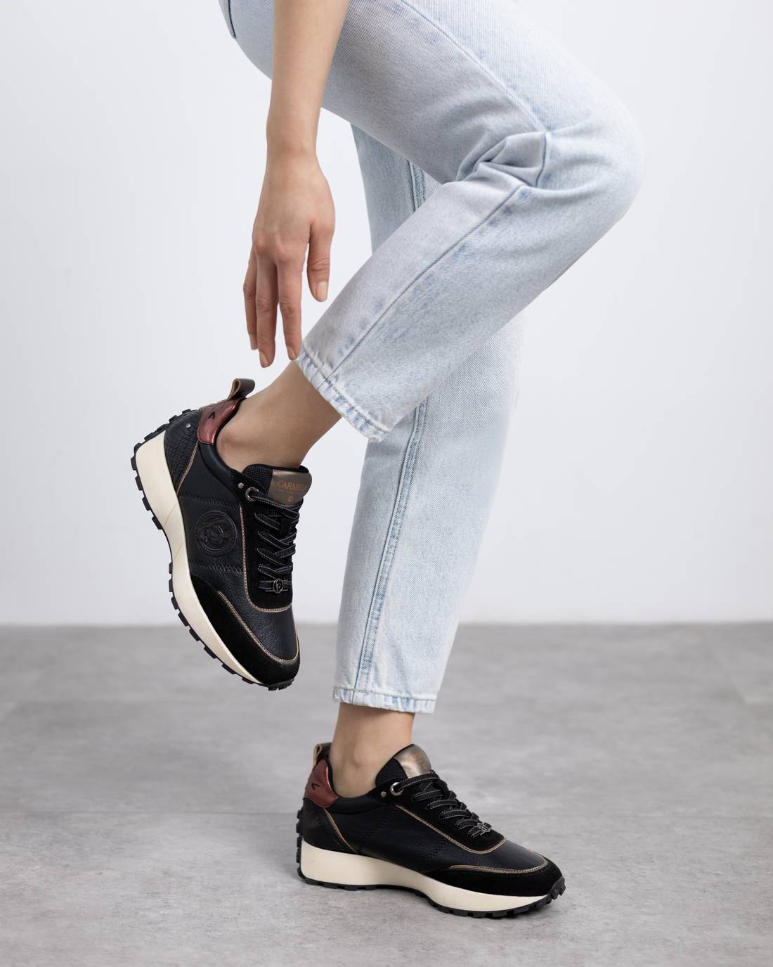 Carmela 16269903 sneaker noire lacets semelle plate