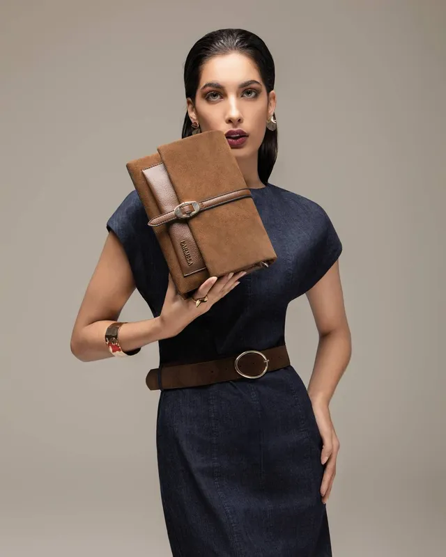 Carmela 18618902 sac bandoulière camel 27 cm