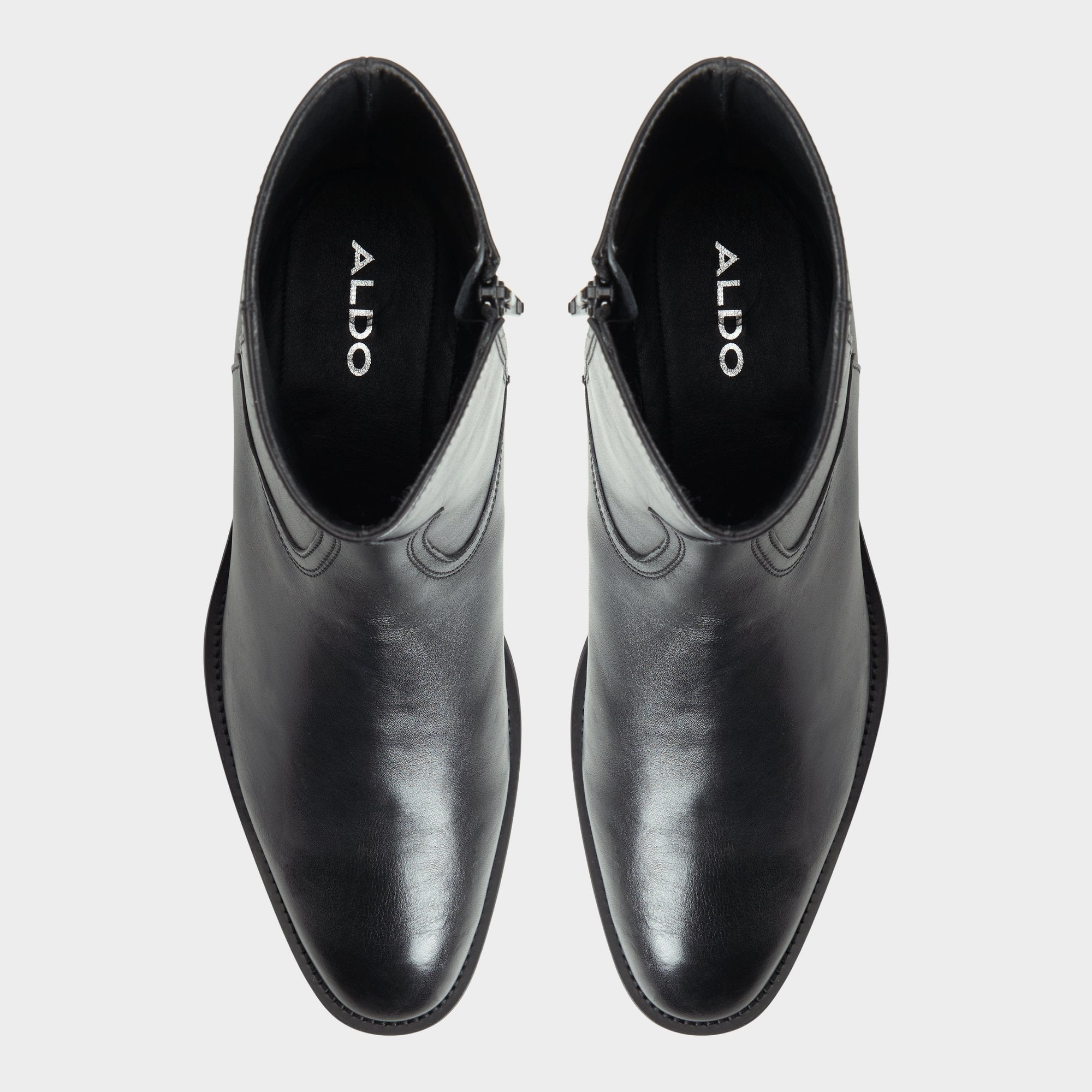 ALDO Calder bottes noires festival