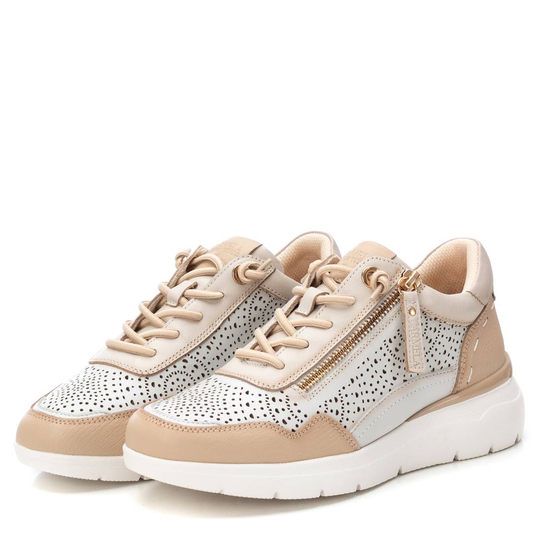Carmela 16227402 baskets beige cuir perforées