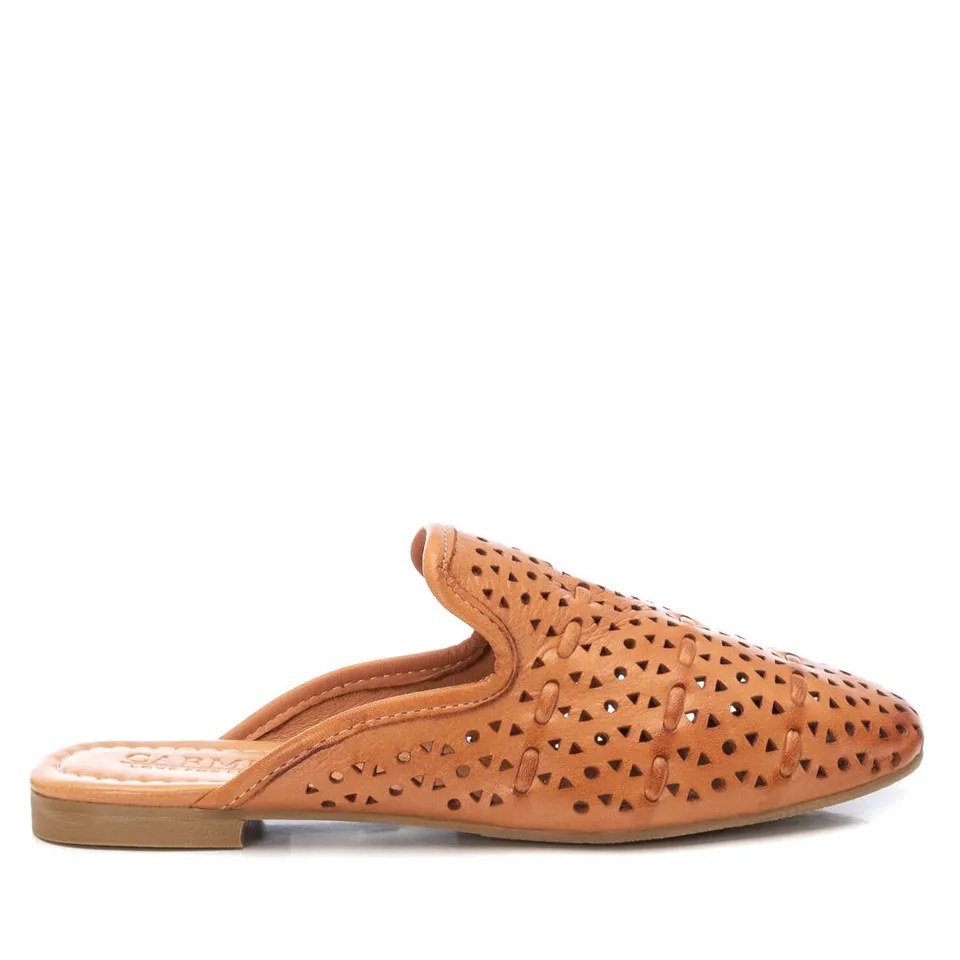 Carmela 16158502 sabot cuir marron ajouré plat