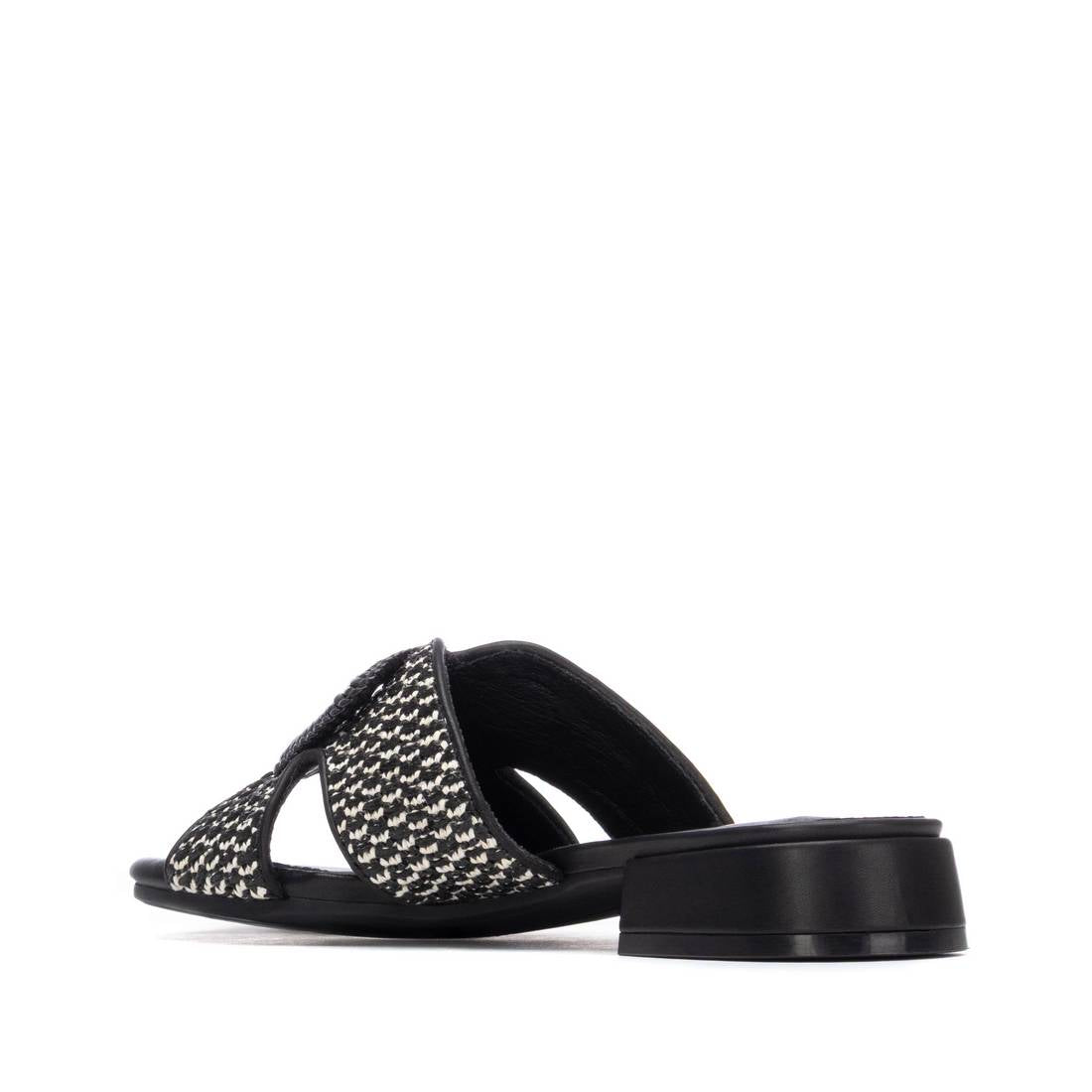 Carmela 16327204 sandales plates noires tressées