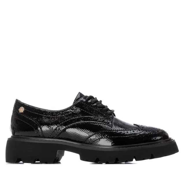 Carmela 16255003 chaussure lacets noire vernie plate