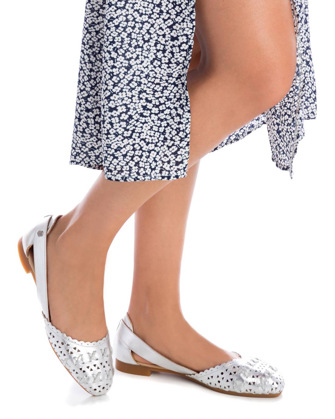 Carmela 16067207 ballerines femme argenté cuir ajouré