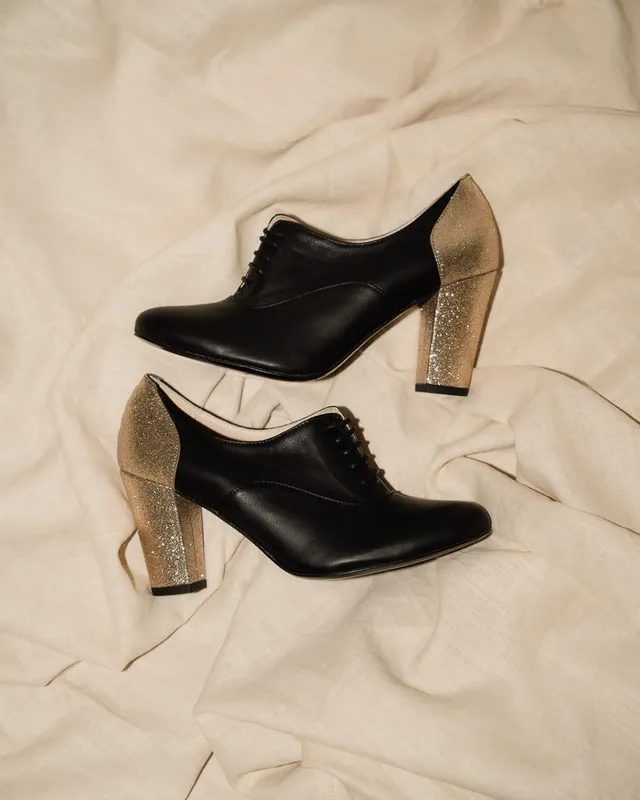 Dessine Moi Un Soulier richelieu talons cuir noir paillettes champagne