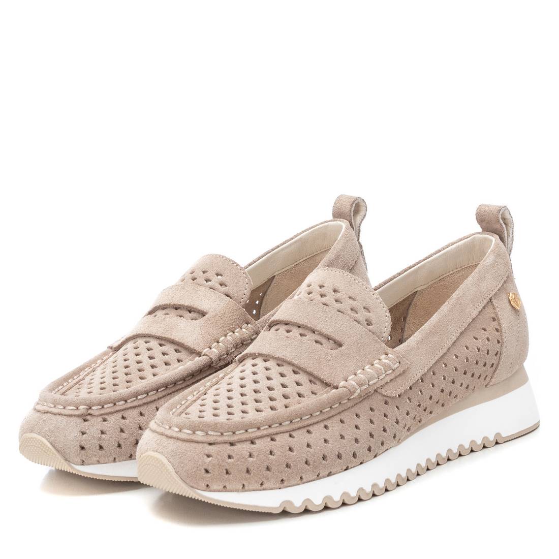 Carmela 16134602 mocassins femme blanc daim perforé