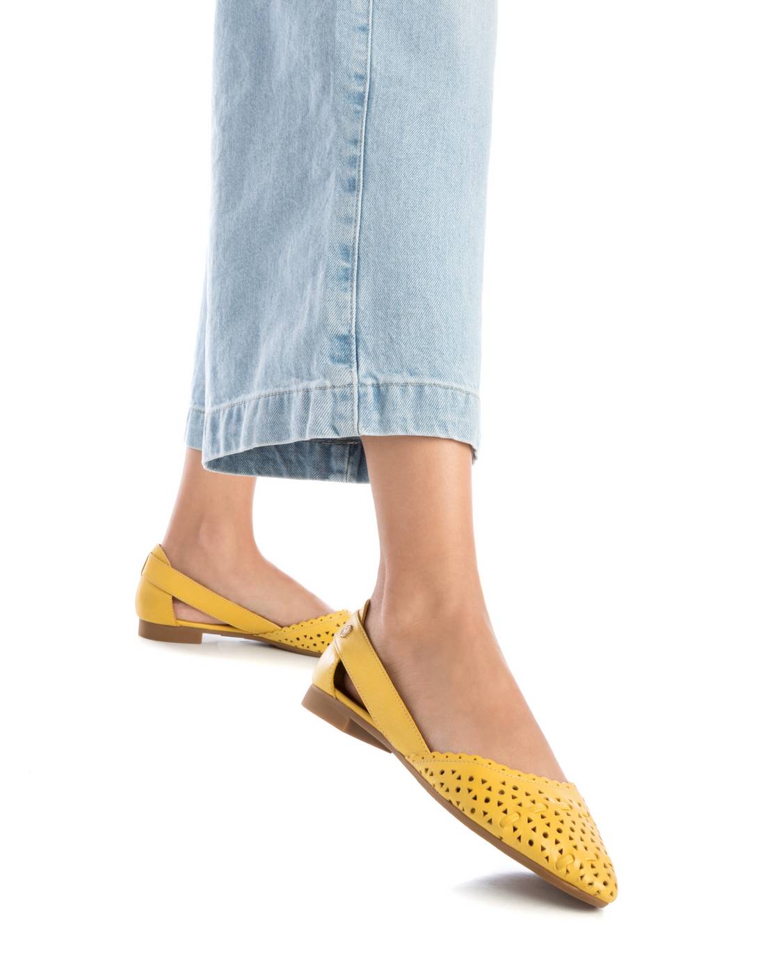 Carmela 16158102 ballerine cuir jaune ajourée