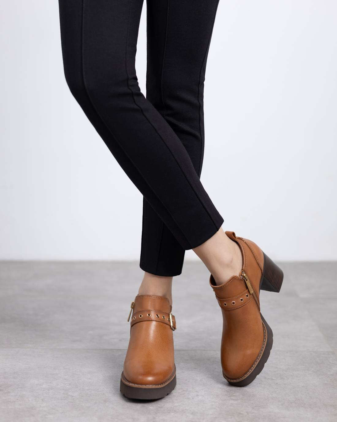 Carmela 16270402 bottines cuir camel talon femme