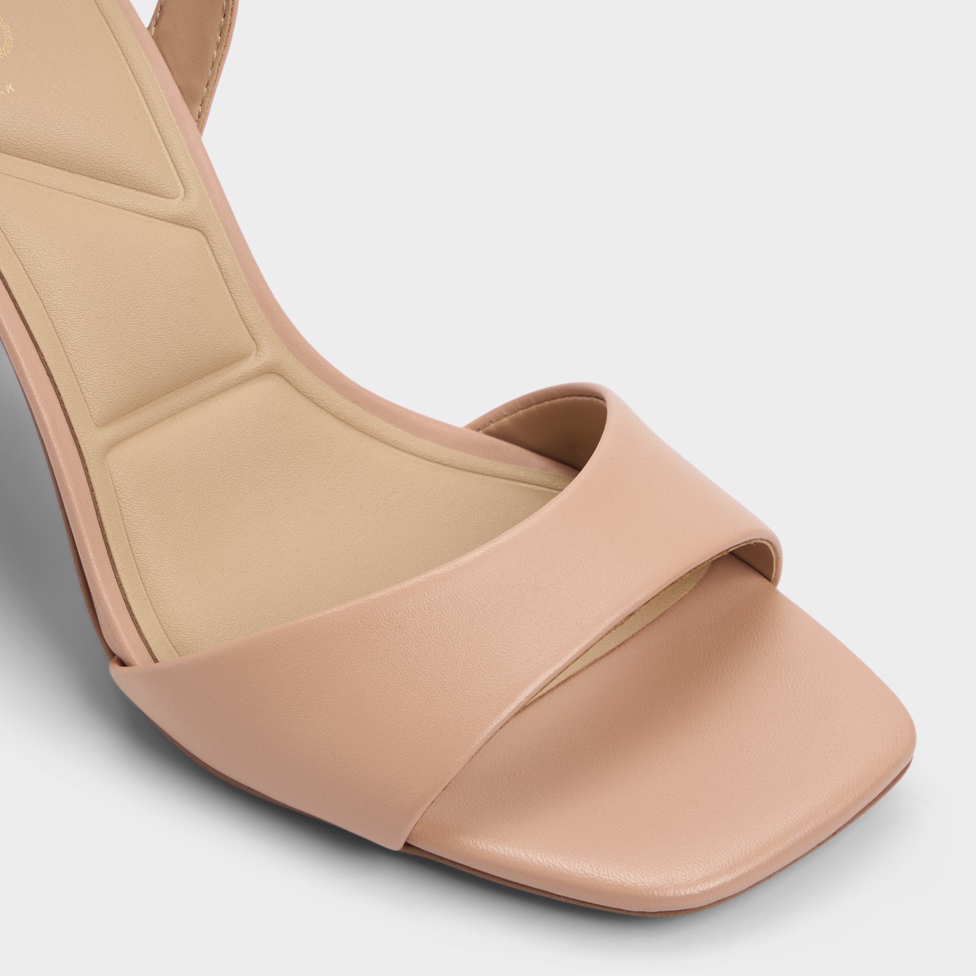 ALDO Serenya sandales taille 7 talon bloc nude