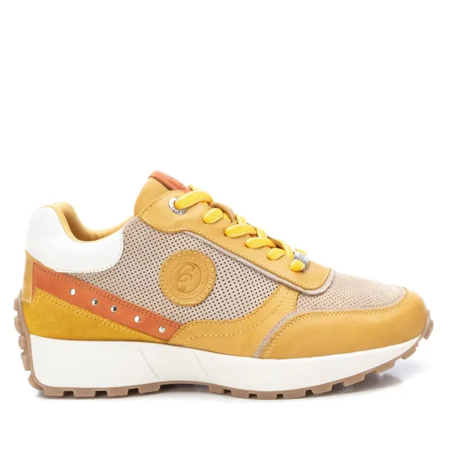 Carmela 16069903 baskets cuir jaune cloutées