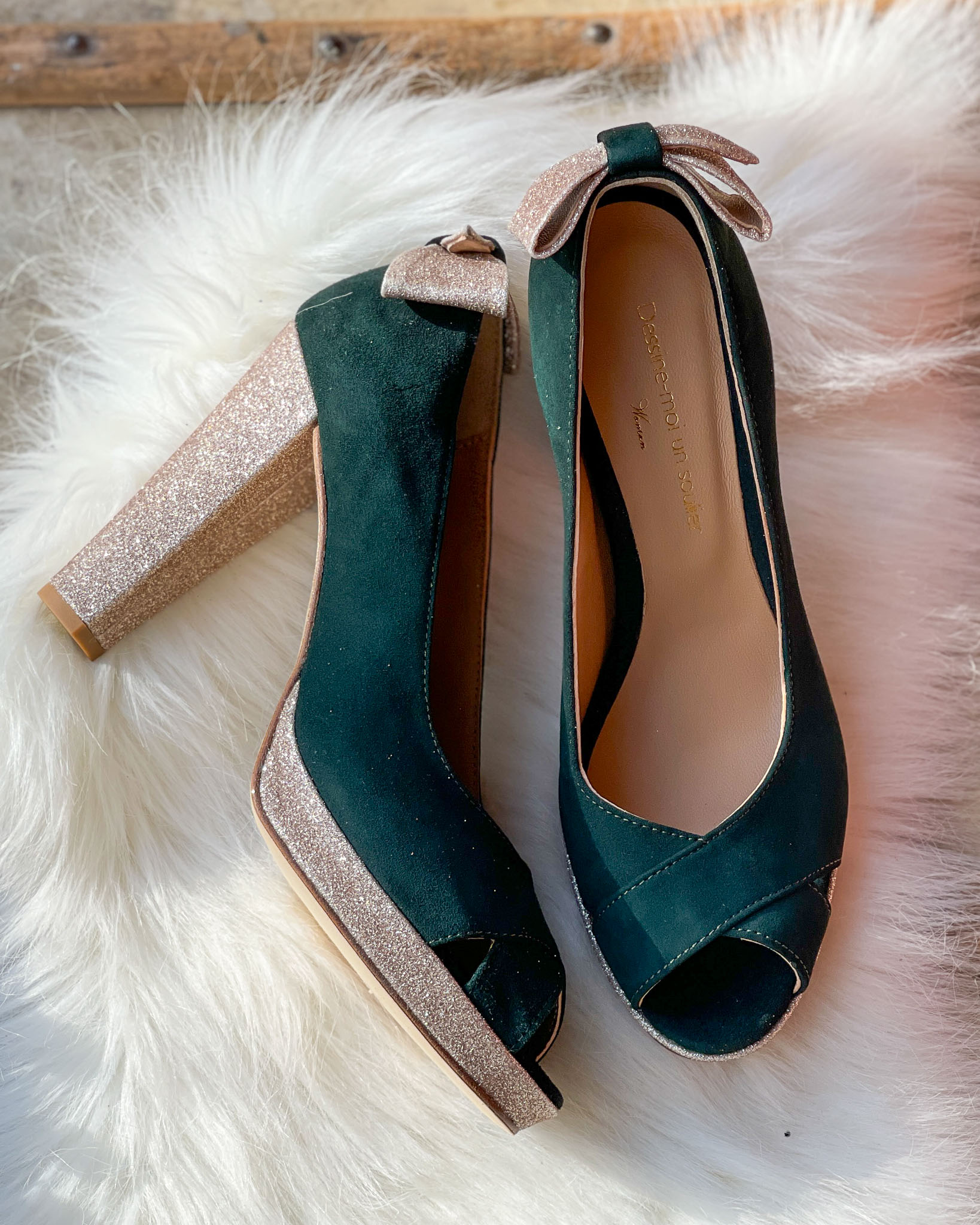 Dessine Moi Un Soulier escarpin velours vert sapin paillettes or