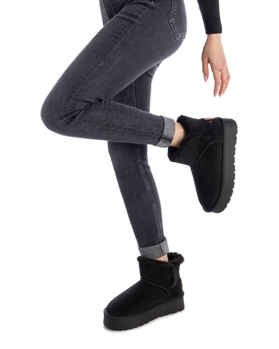 Carmela 16263304 bottine noire fourrée cuir plat