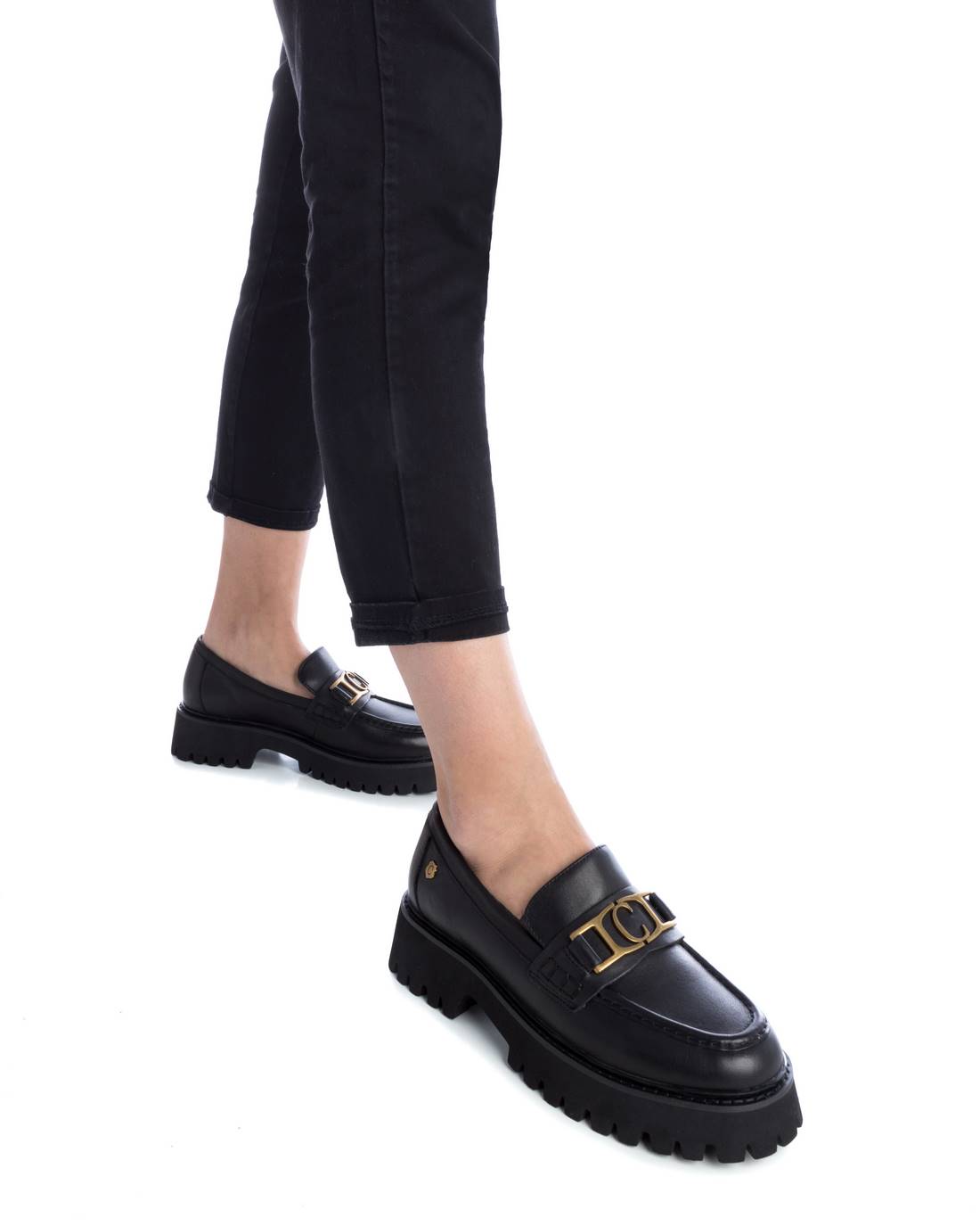 Carmela 16087901 mocassins cuir noir à mors talon plat