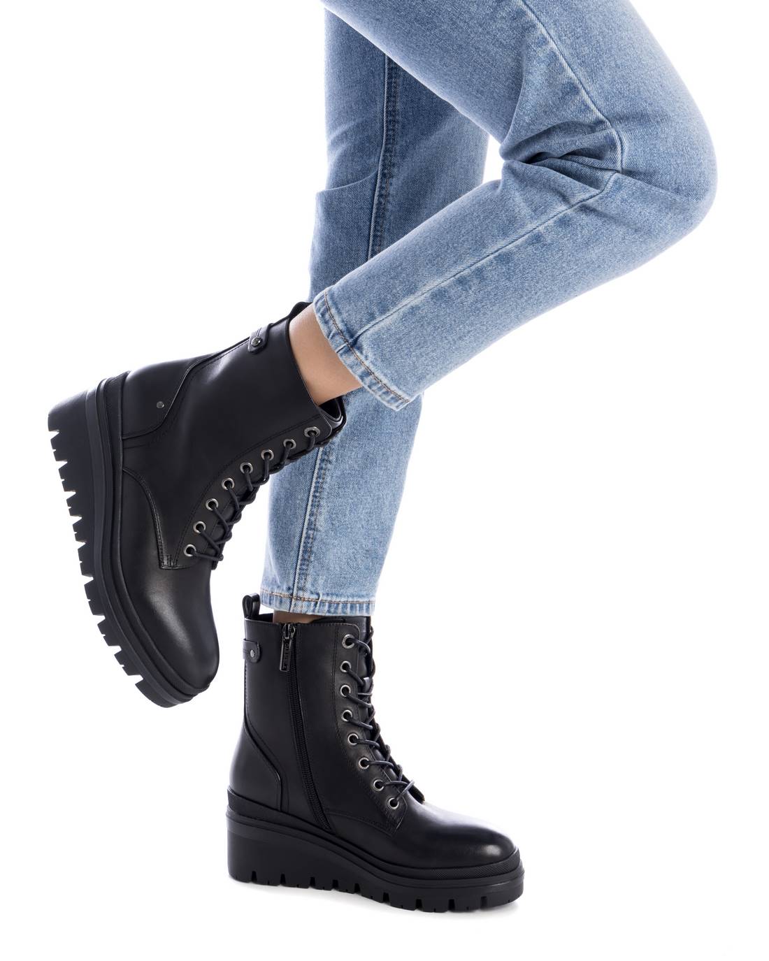 Carmela 16201101 bottines femme noires cuir compensées