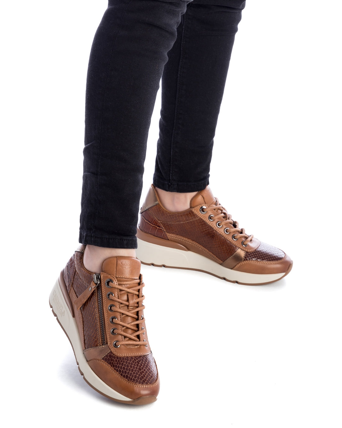 Carmela 16018202 basket cuir marron femme lacet