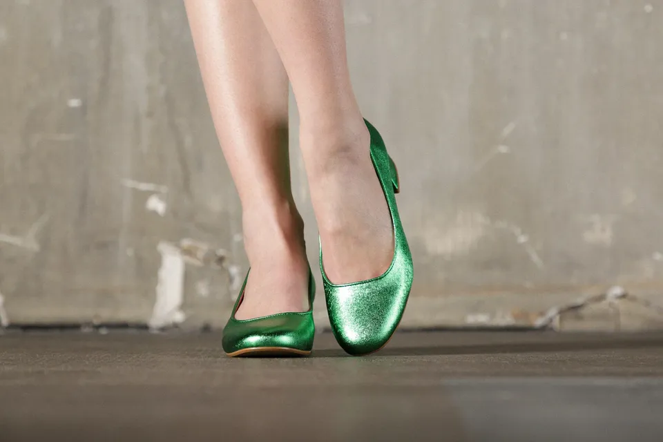 Coralie Masson Louise escarpins cuir vert métallisé 5 cm