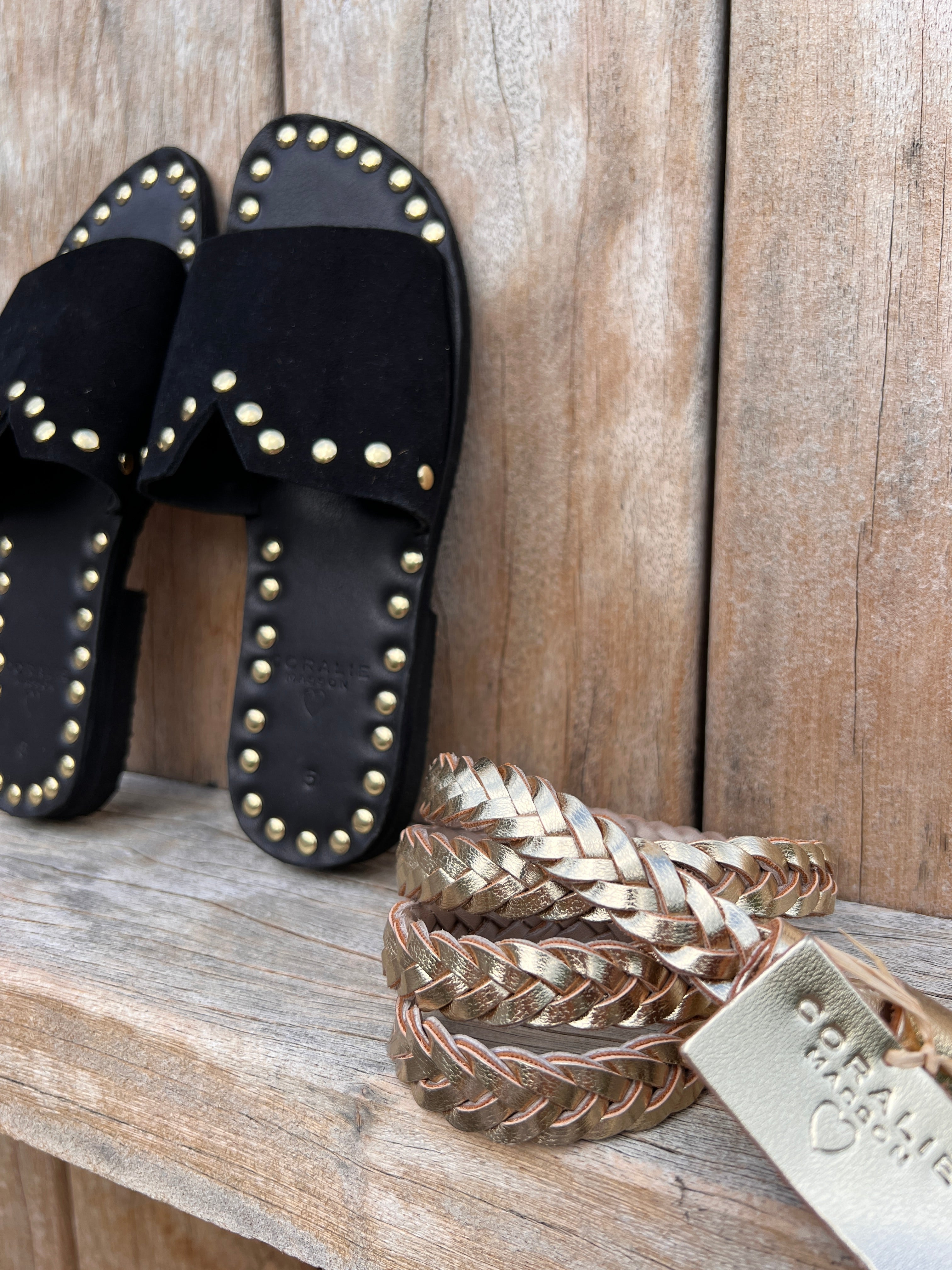 Coralie Masson Makila mules cuir noir clous dorés