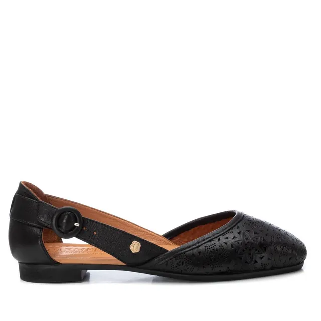 Carmela 16158406 ballerine femme noir cuir perforé