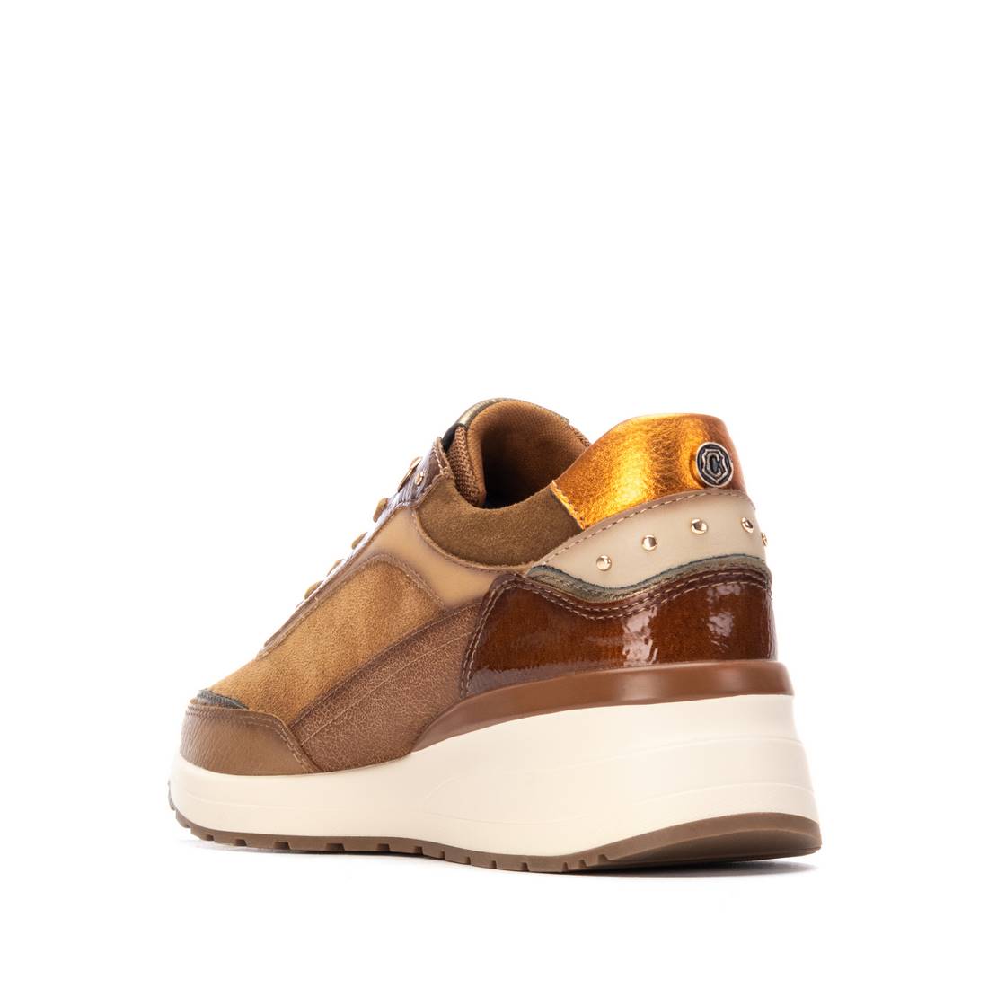 Carmela 16265204 baskets cuir camel plates cloutées