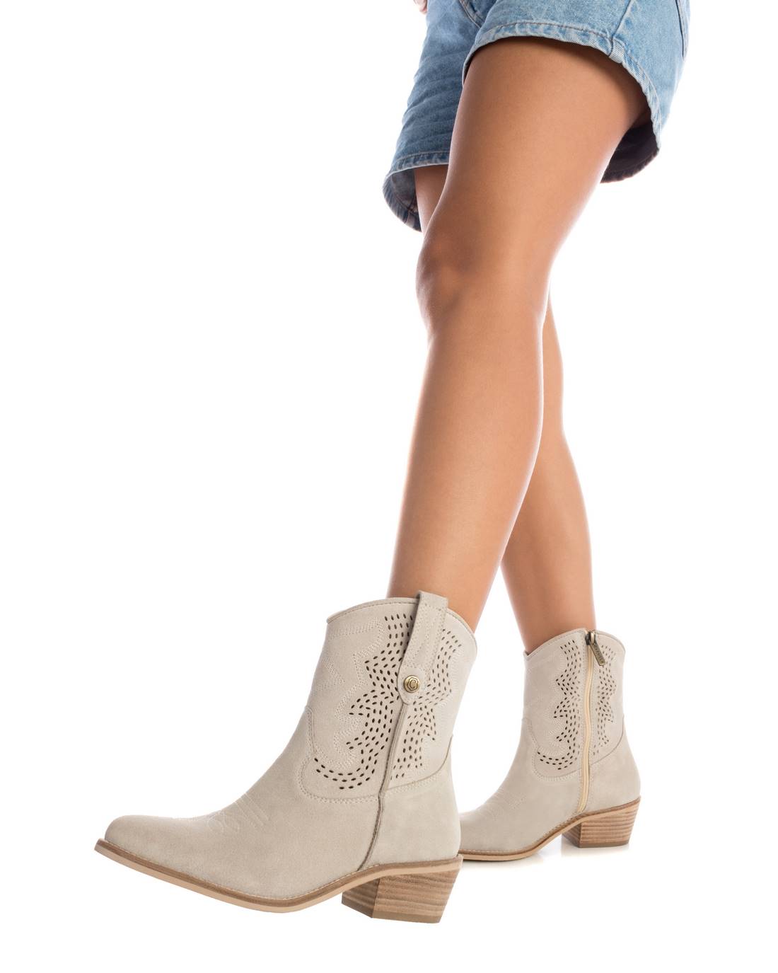 Carmela 16137005 boots santiags femme blanc talon 5 cm