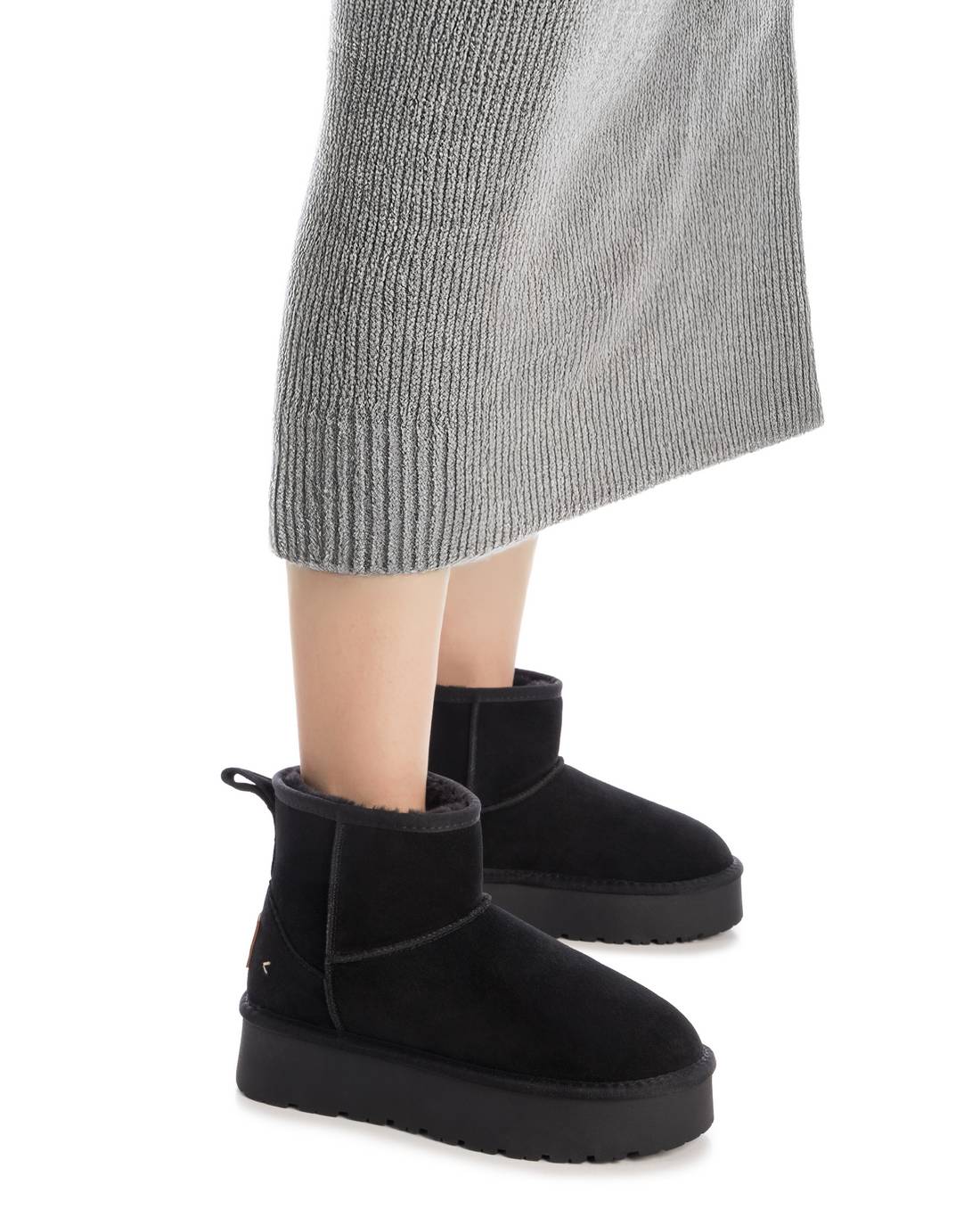 Carmela 16263205 bottines suède noires fourrées plates